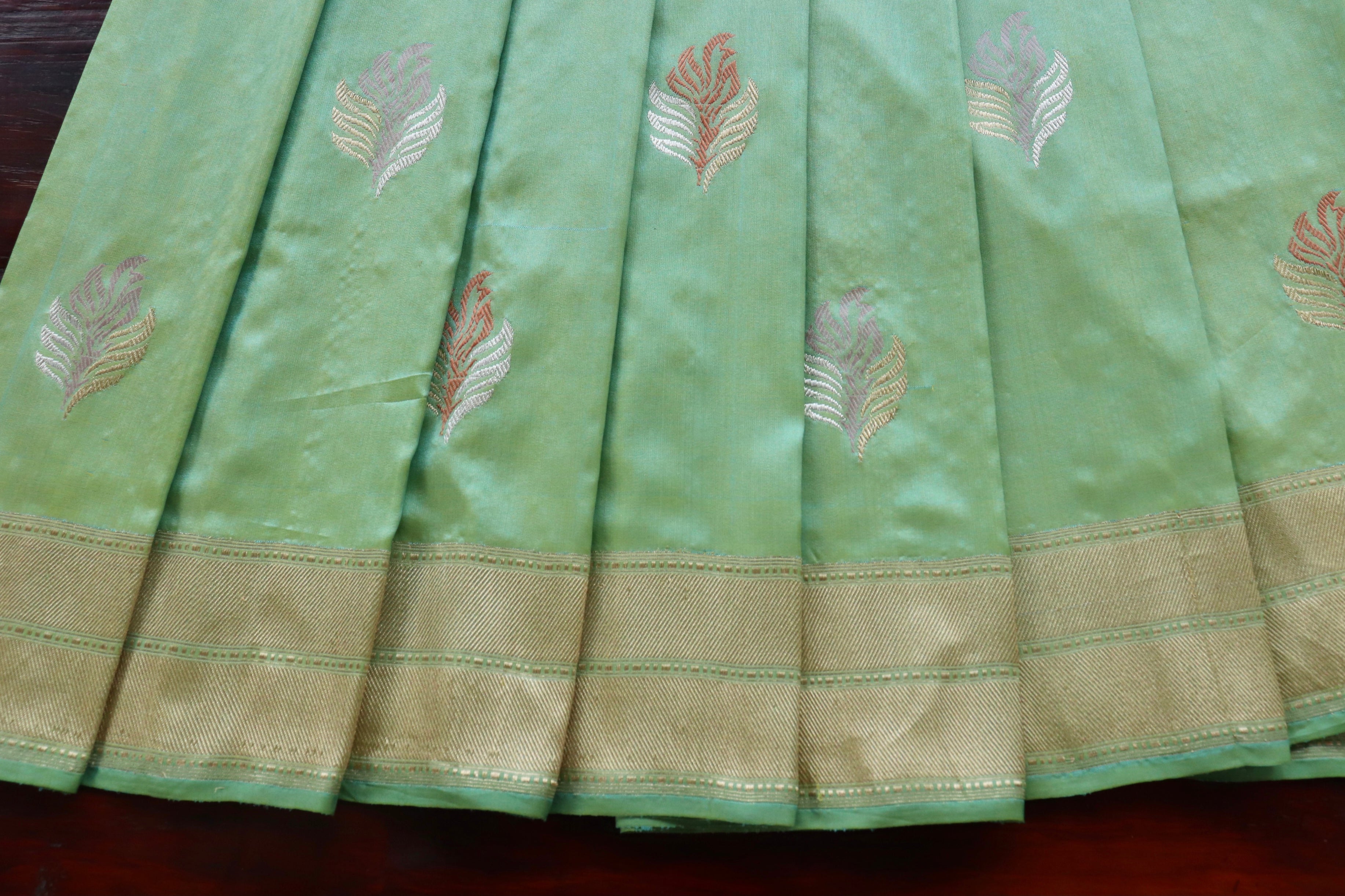 Light Green Kadhua Motif Katan Silk Pure Handloom Banarasi Saree