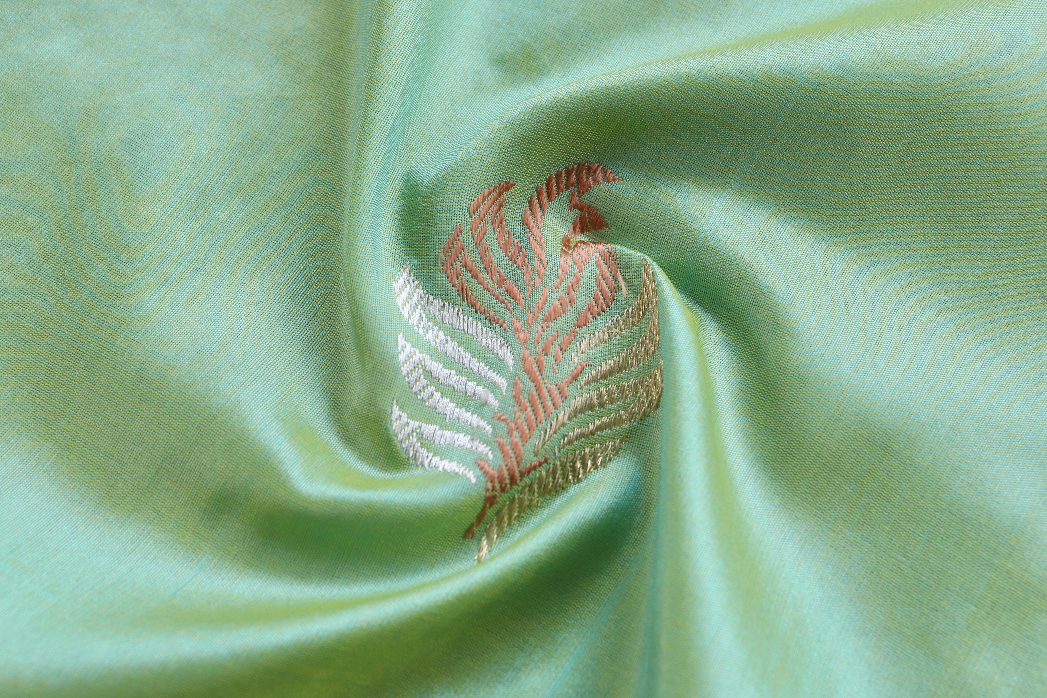 Light Green Kadhua Motif Katan Silk Pure Handloom Banarasi Saree