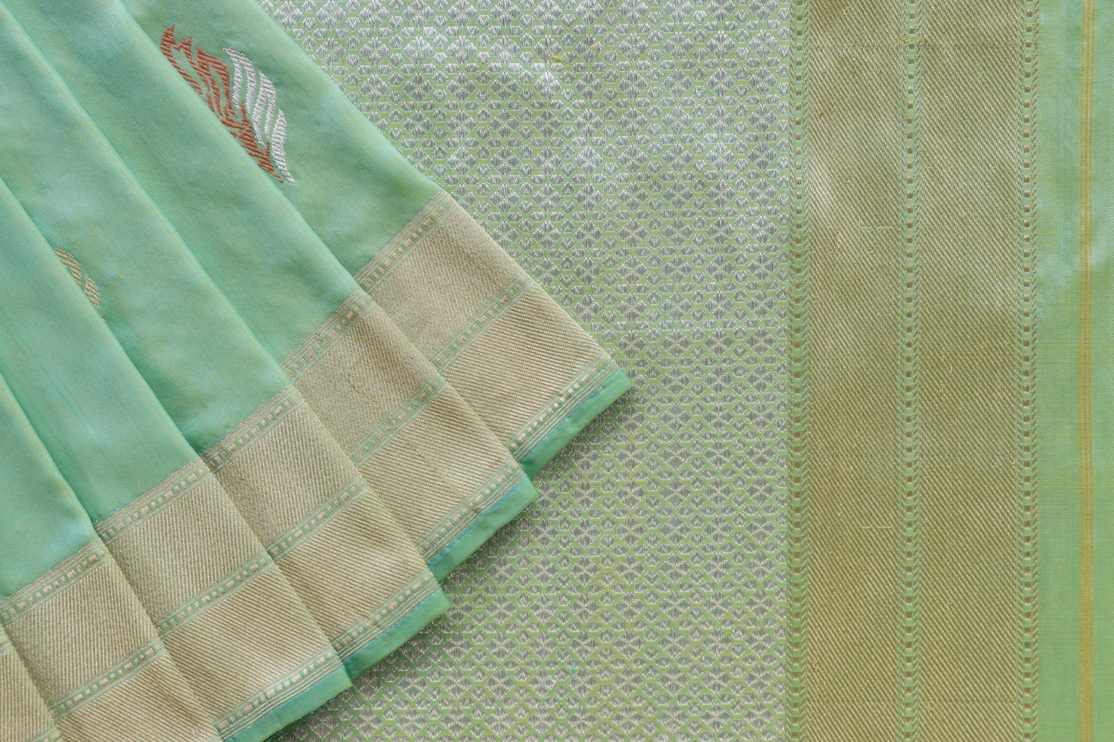 Light Green Kadhua Motif Katan Silk Pure Handloom Banarasi Saree