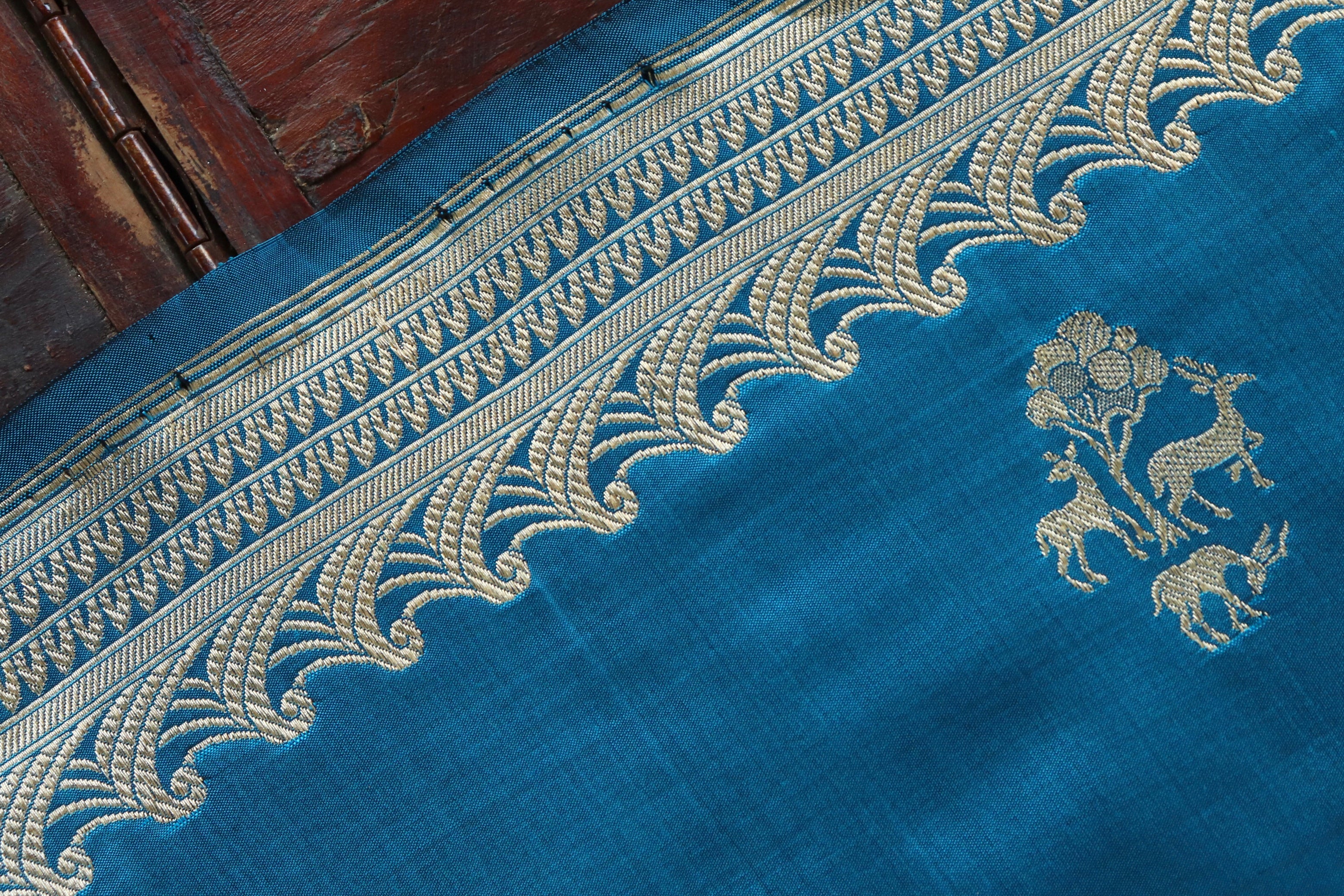 Dear Motif Pure Silk Handloom Banarasi Saree