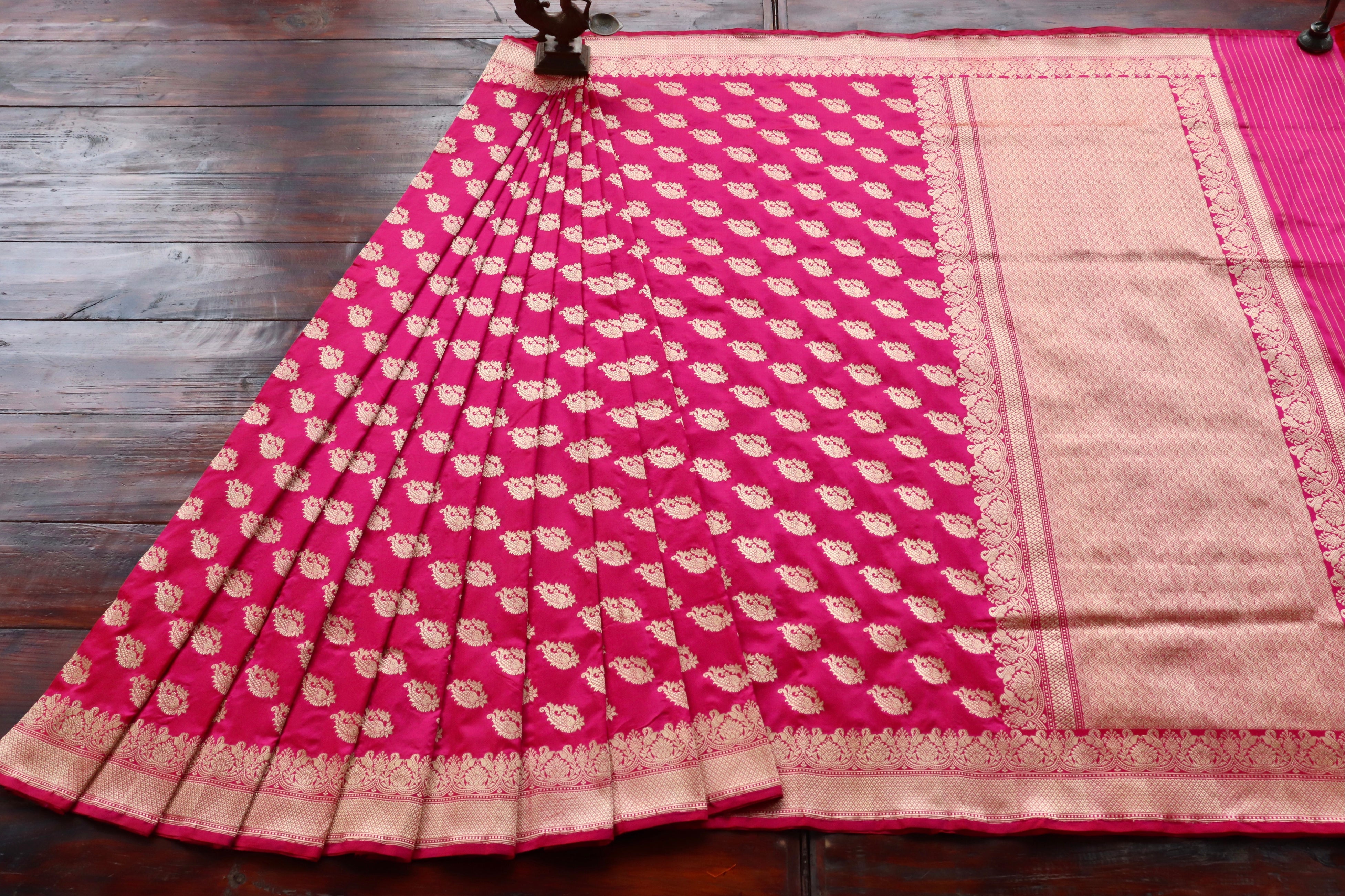 Pink Fish Motif Pure Silk Handloom Banarasi Saree