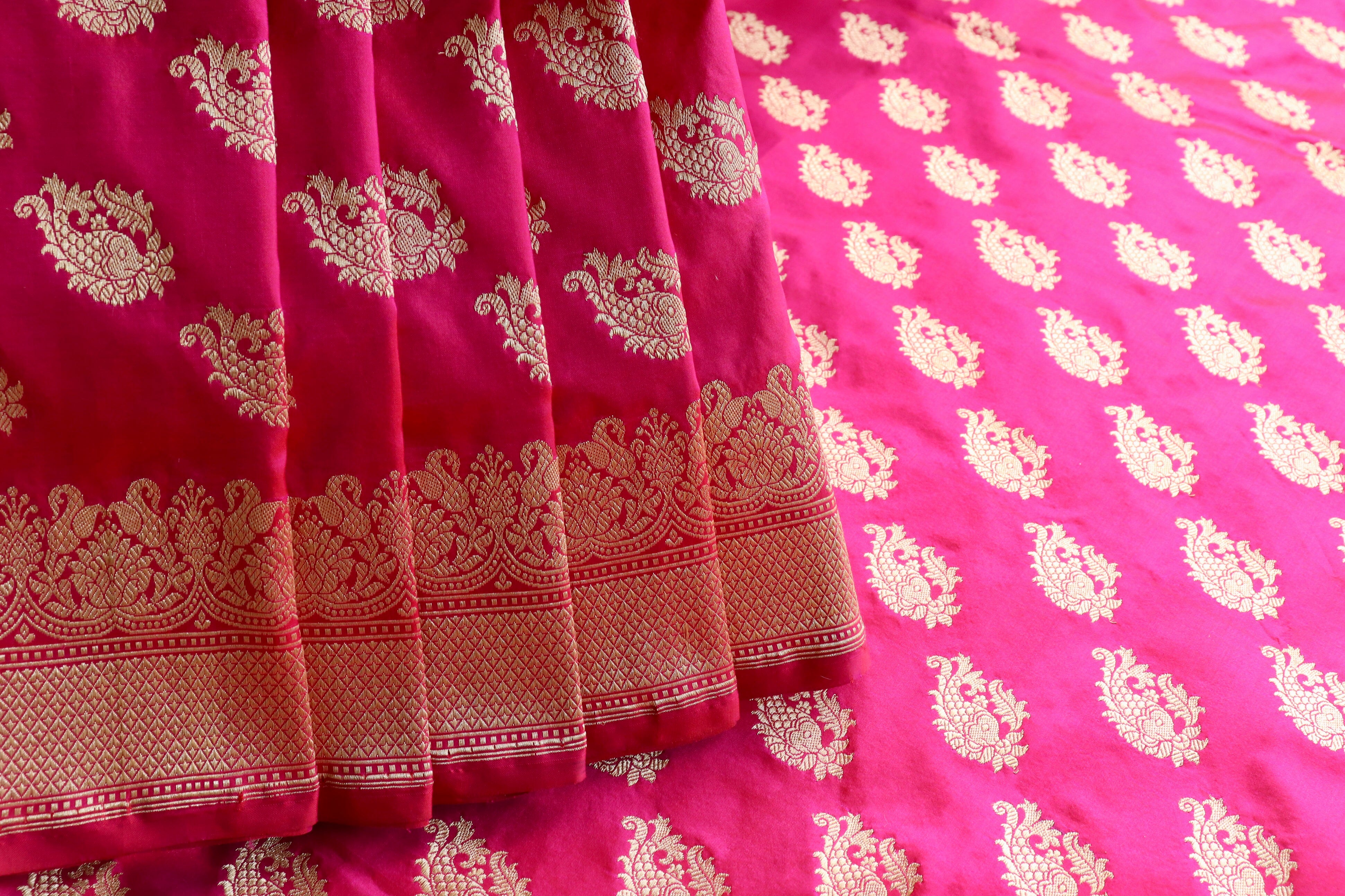 Pink Fish Motif Pure Silk Handloom Banarasi Saree