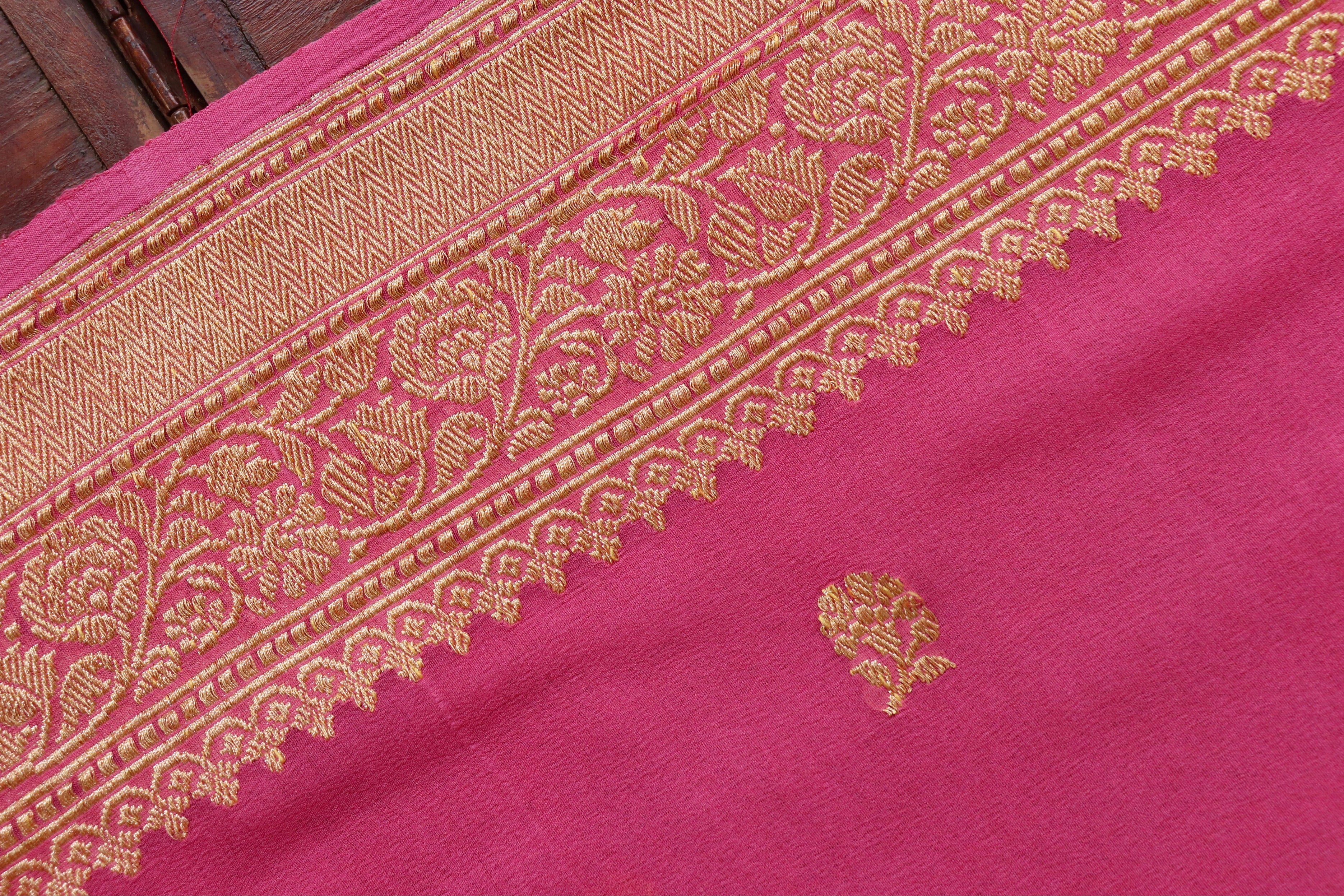 Pink Kadhua Georgette Banarasi Handloom Saree