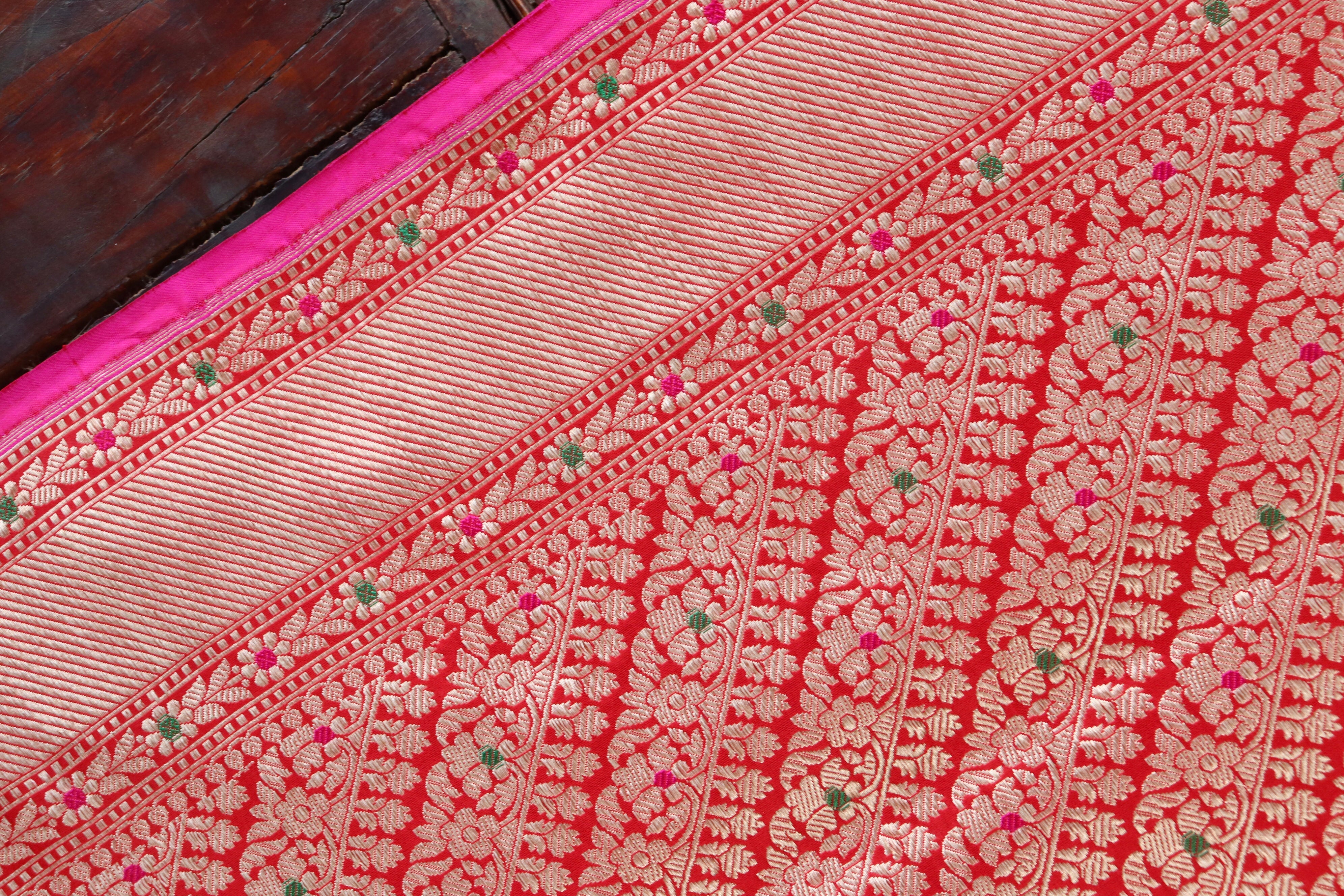 Red Meenadar Adda Tanchoi Pure Silk Handloom Banarasi Saree