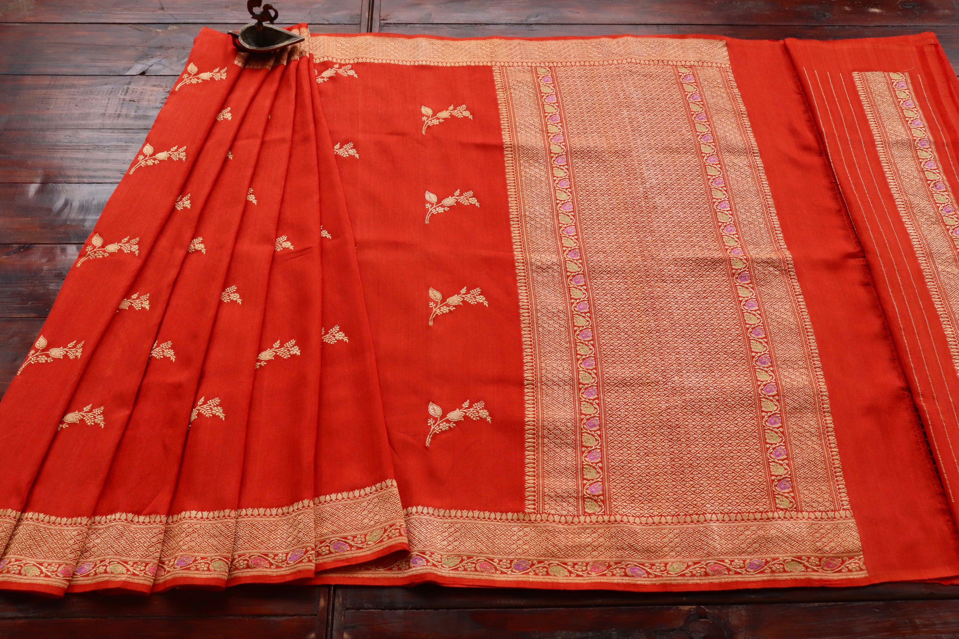 Red Orange Motif Munga Silk Handloom Saree