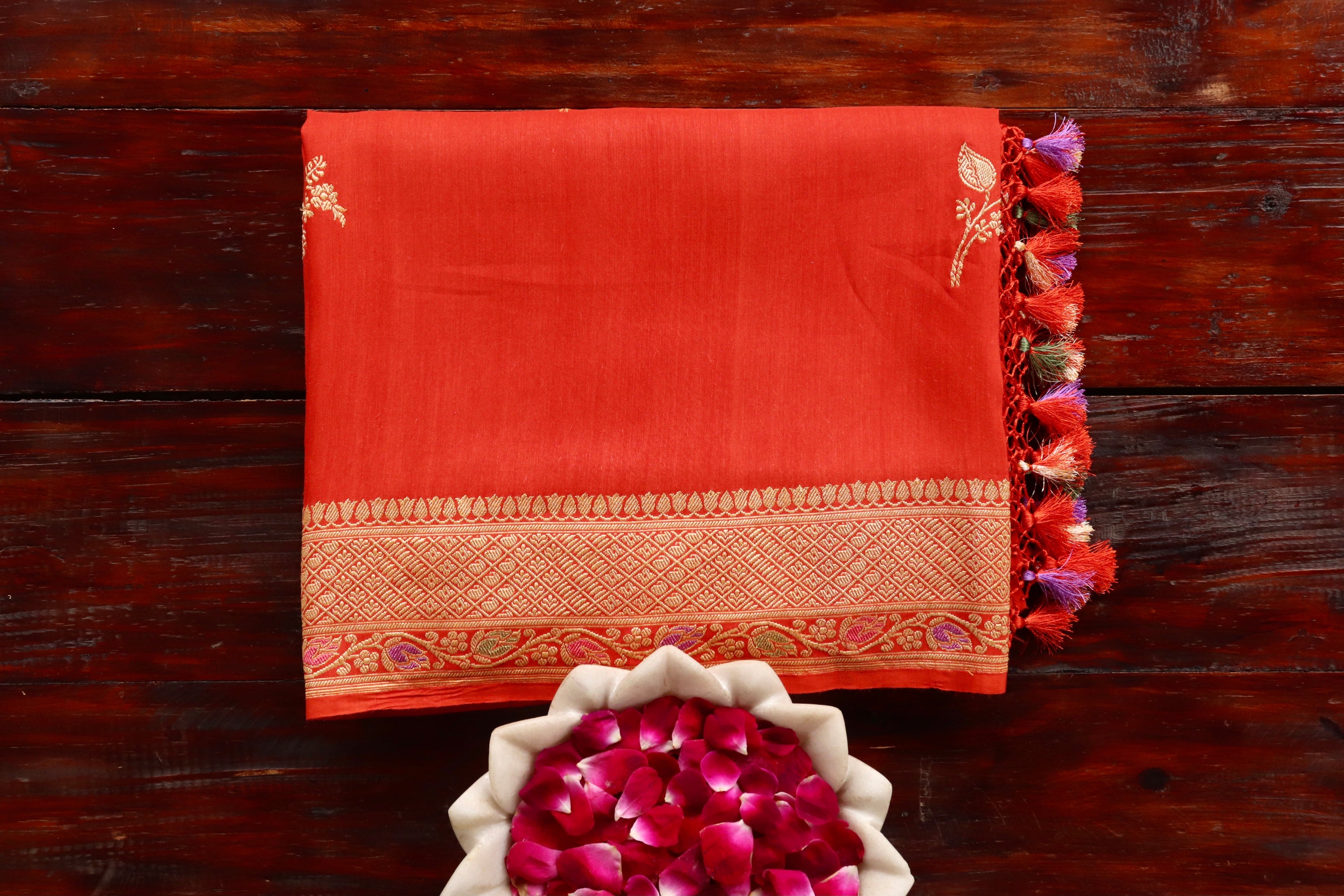 Red Orange Motif Munga Silk Handloom Saree