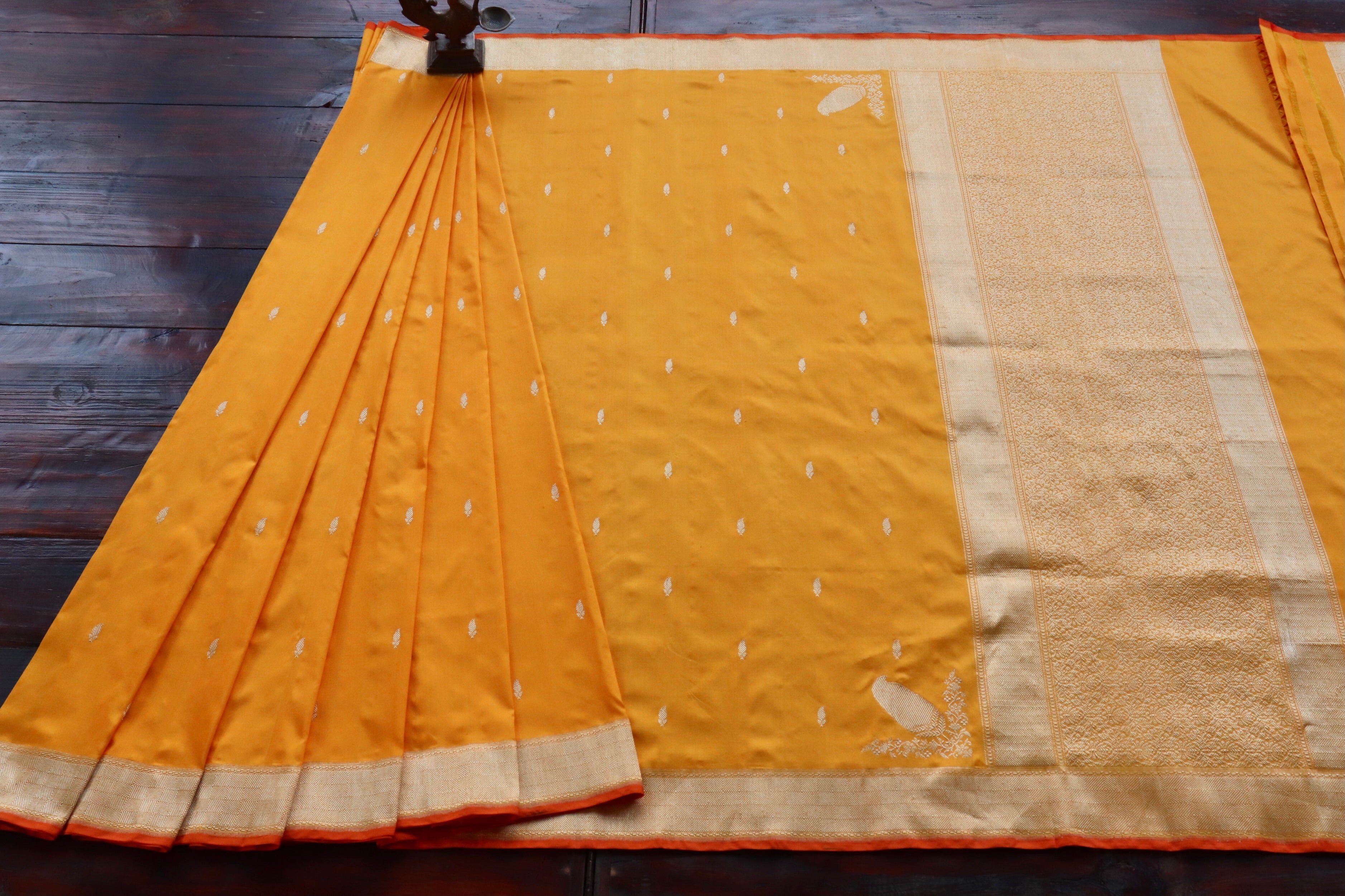 Saffron Kairy Kuniya Pure Silk Handloom Banarasi Saree