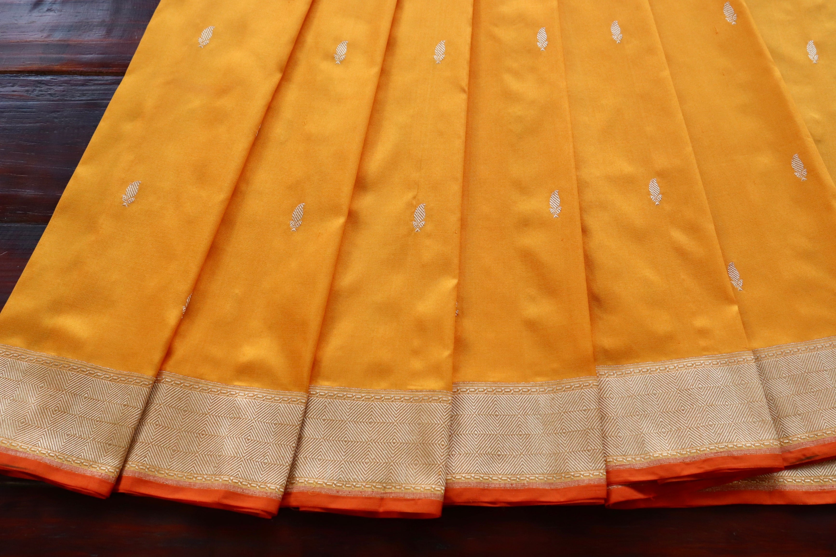 Saffron Kairy Kuniya Pure Silk Handloom Banarasi Saree