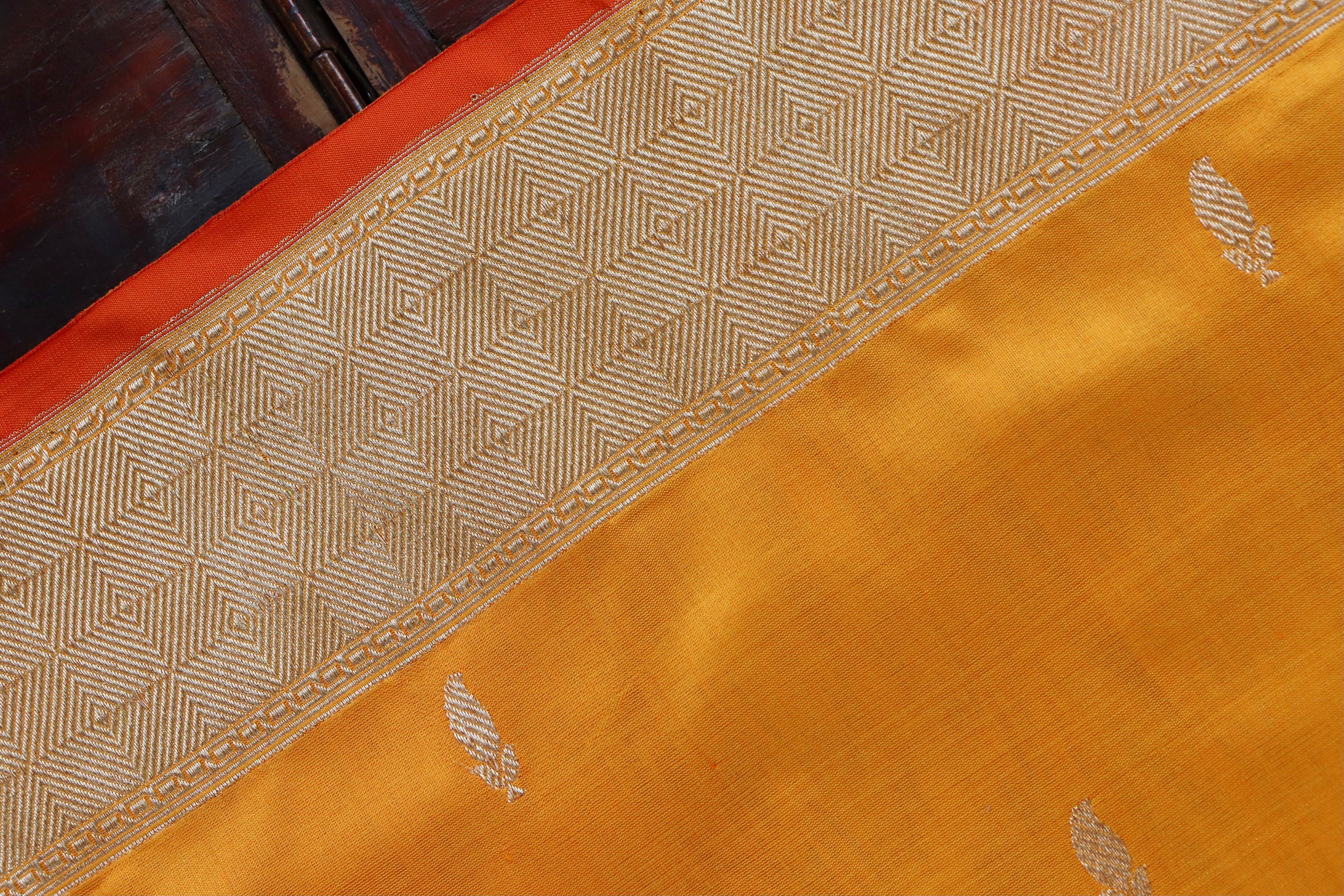 Saffron Kairy Kuniya Pure Silk Handloom Banarasi Saree