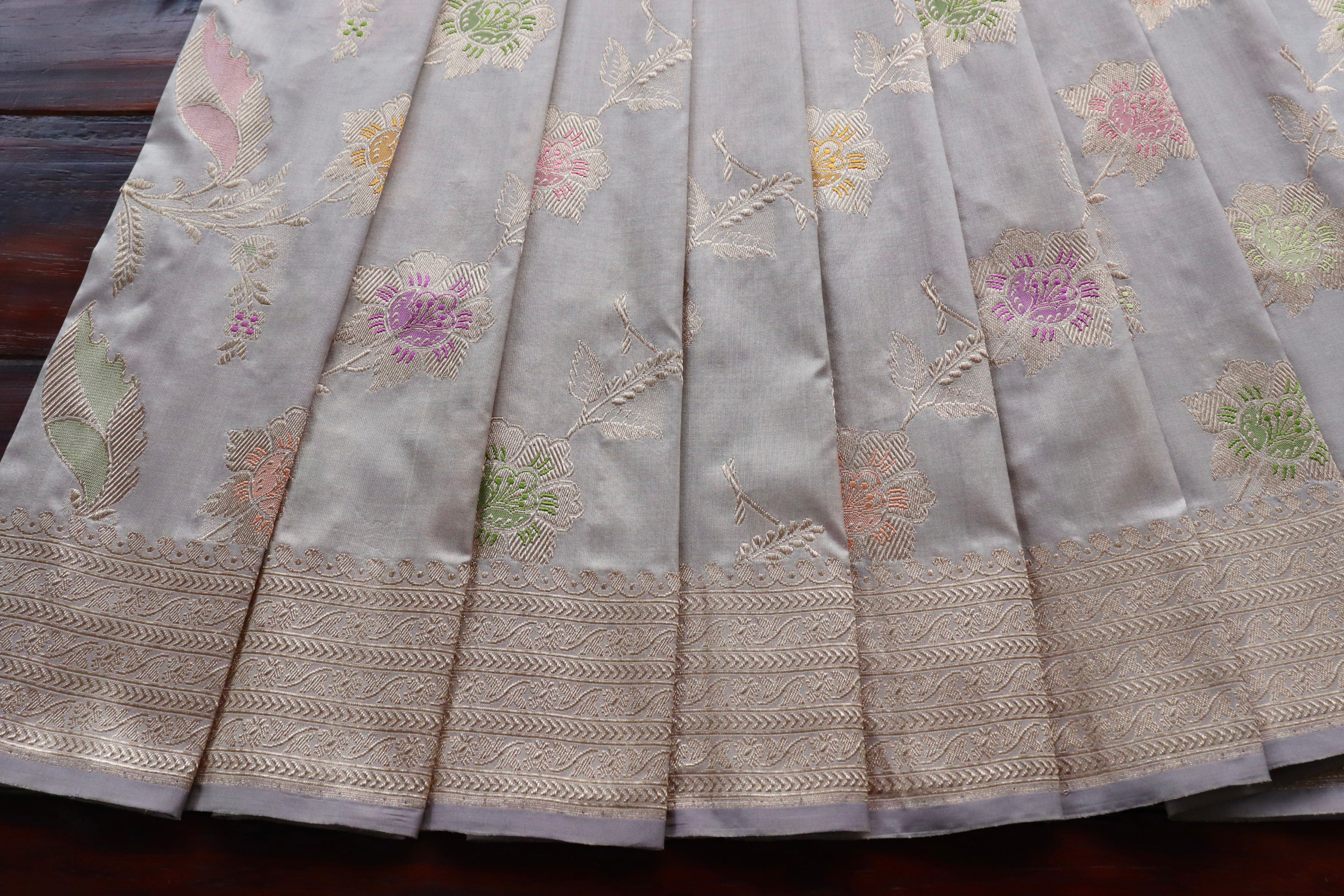 Dove Grey Kadhua Jangla Handwoven Kora Saree