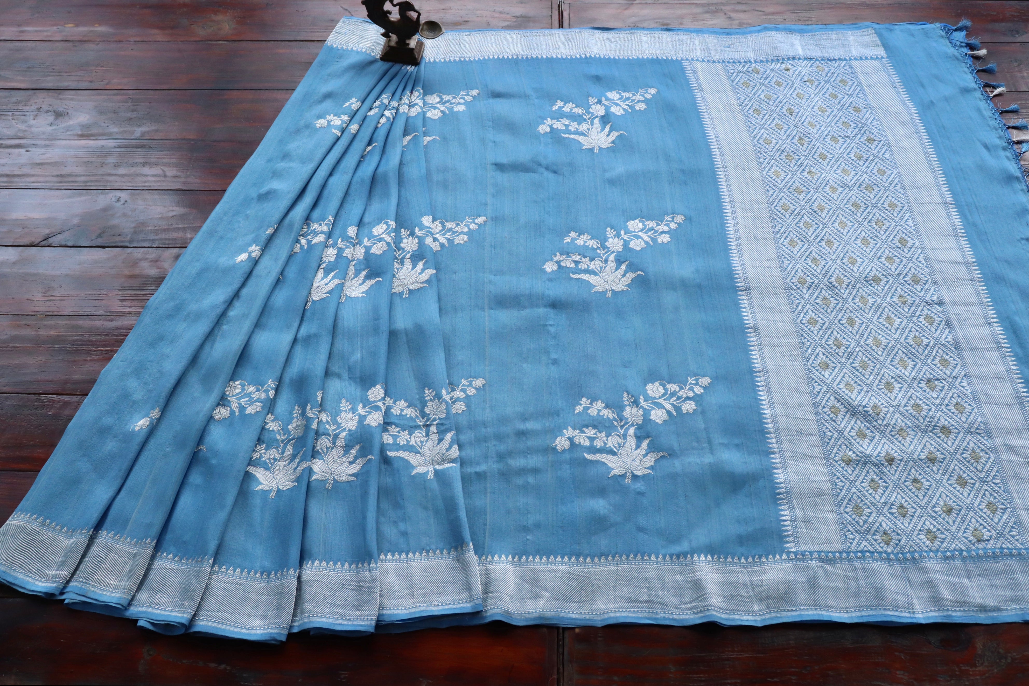 Ice Blue Phool Motif Tussar Silk Handloom Saree