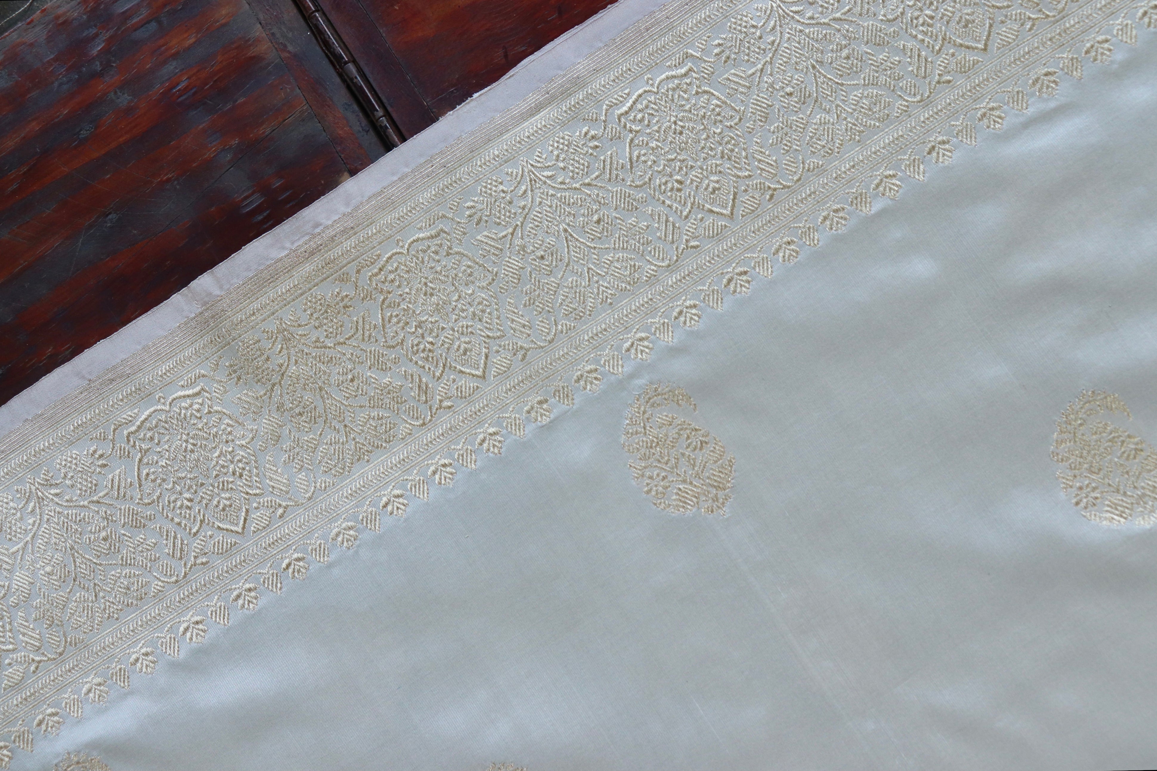 Light Grey Kairy Motif Pure Silk Handloom Banarasi Saree
