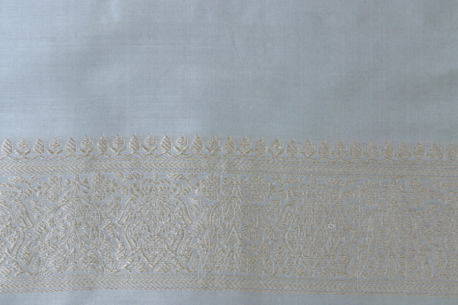 Kairy paisley motif on Light Grey Banarasi saree