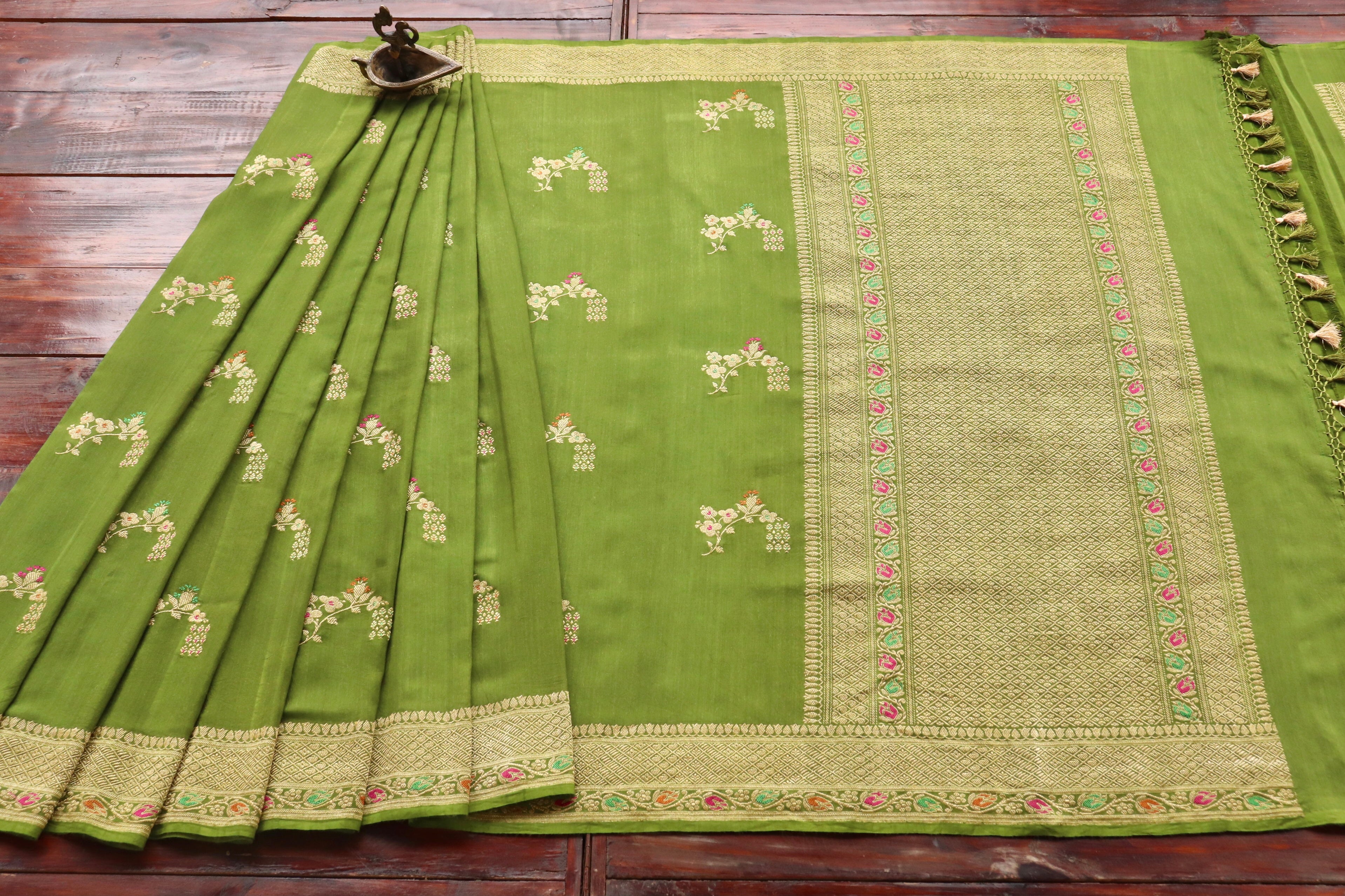 Green Kadhua Motif Munga Silk Handloom Saree
