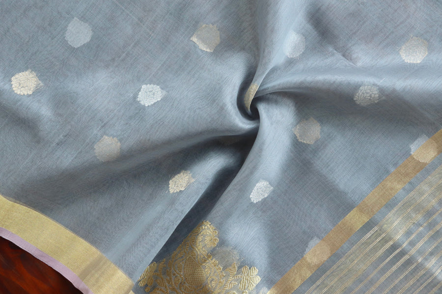 Pallu detail of Grey Sona Rupa Kora Banarasi dupatta