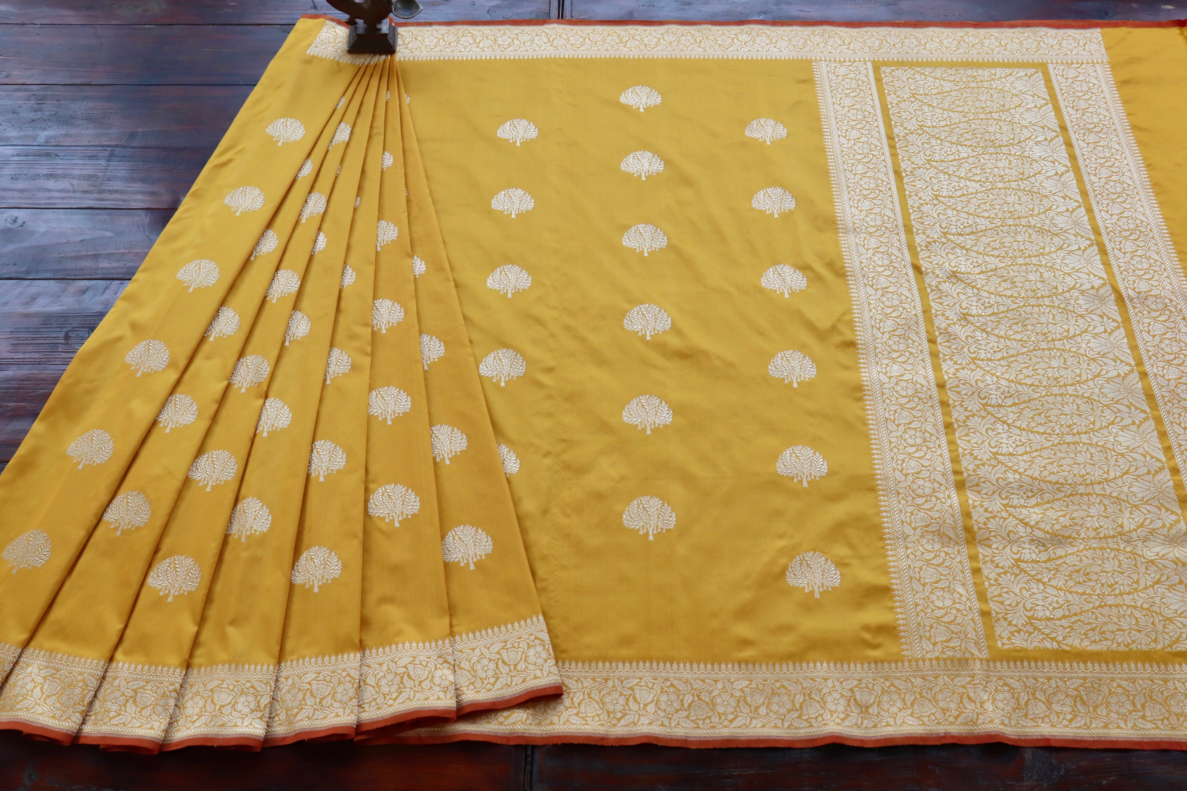 Yellow Kadhua Motif Pure Silk Handloom Banarasi Saree