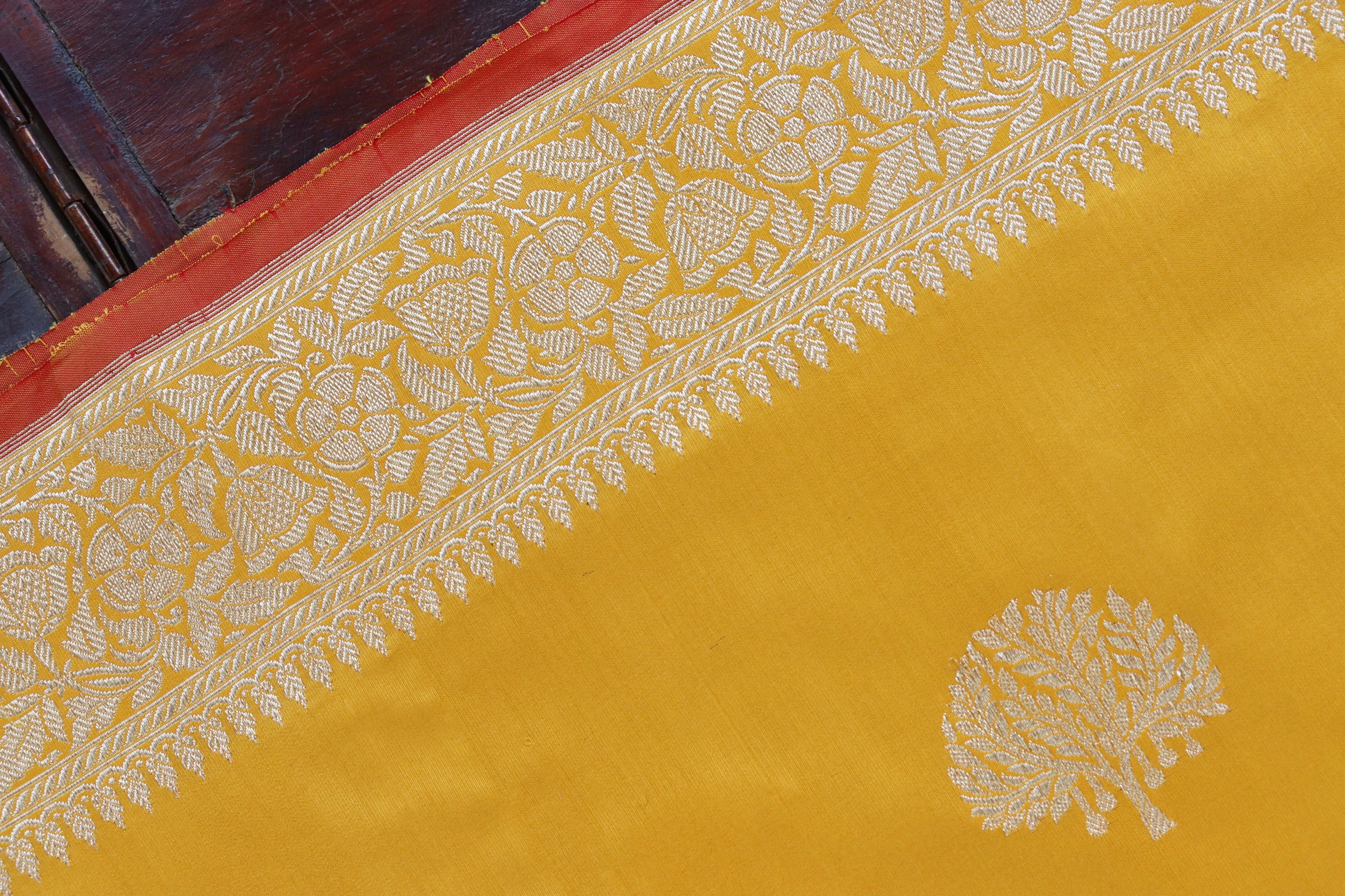 Yellow Kadhua Motif Pure Silk Handloom Banarasi Saree