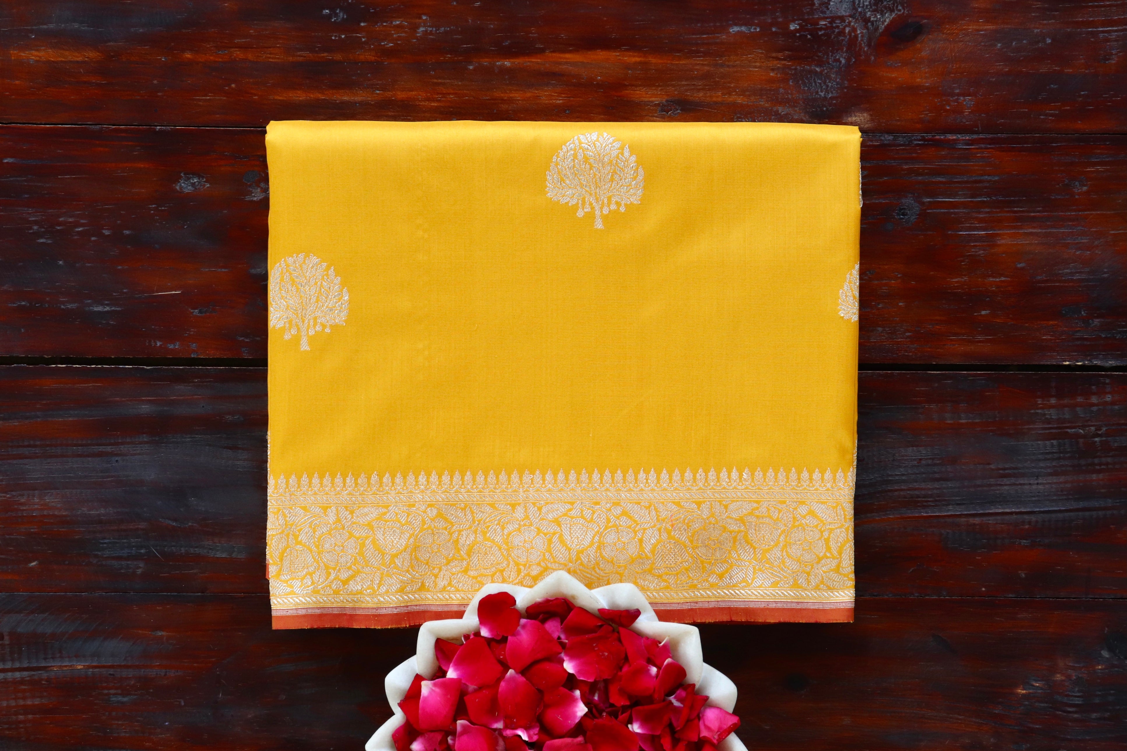 Yellow Kadhua Motif Pure Silk Handloom Banarasi Saree