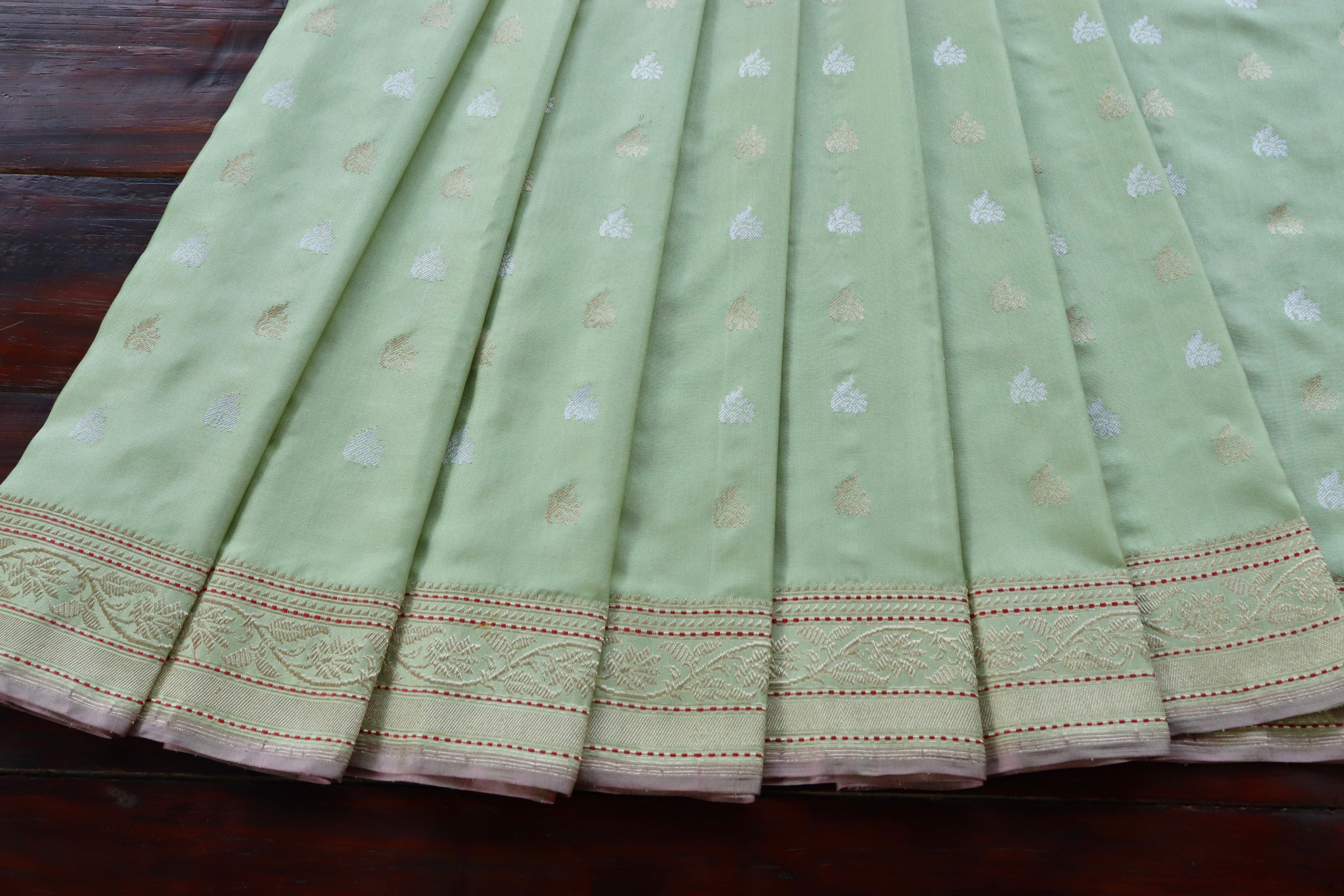 Lime Green Kadhua Motif Pure Silk Handloom Banarasi Saree