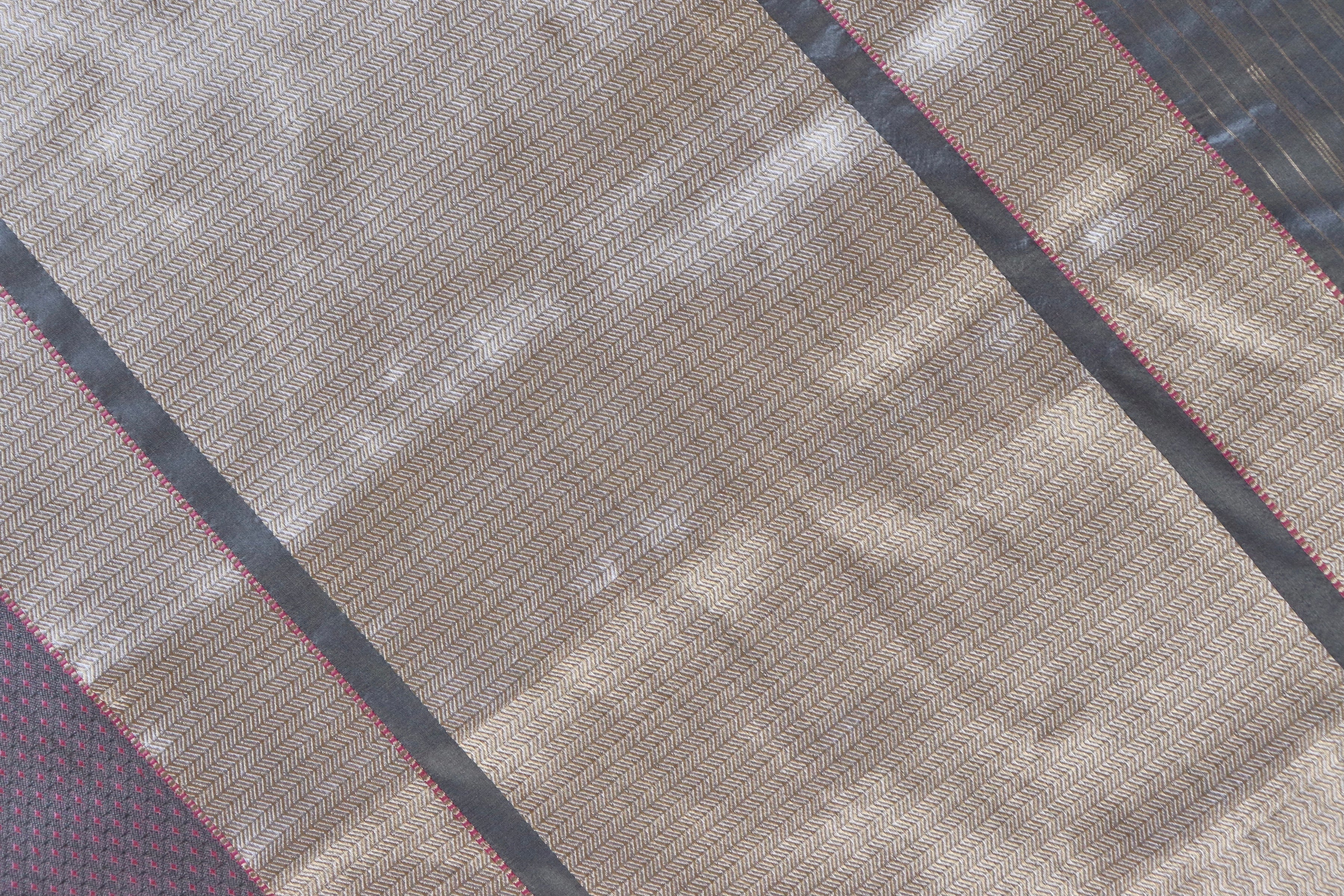 Pink And Grey Do Rukhi Resham Handwoven Banarasi Tanchoi Silk Saree