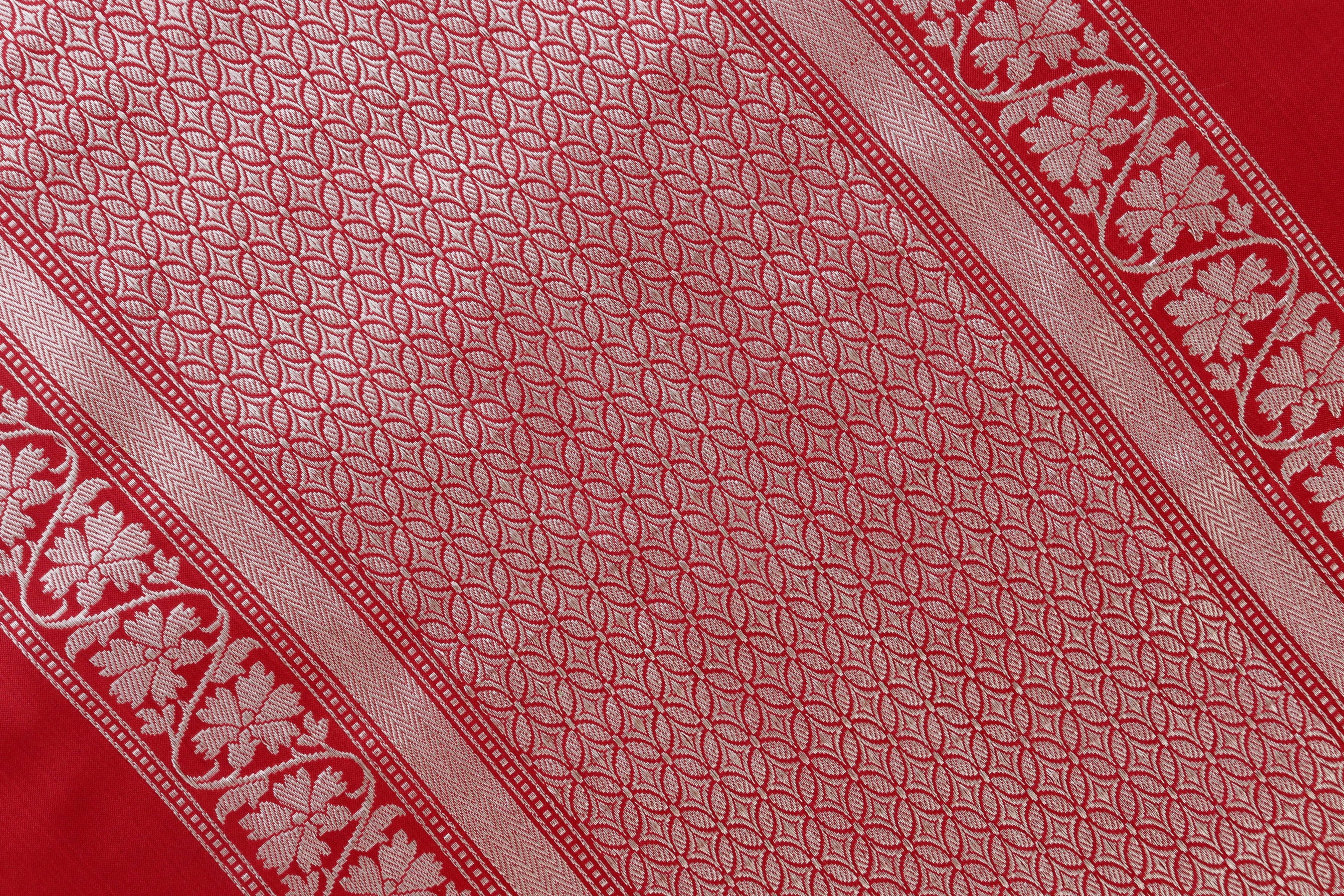 Red Guldasta Motif Pure Katan Silk Handloom Saree