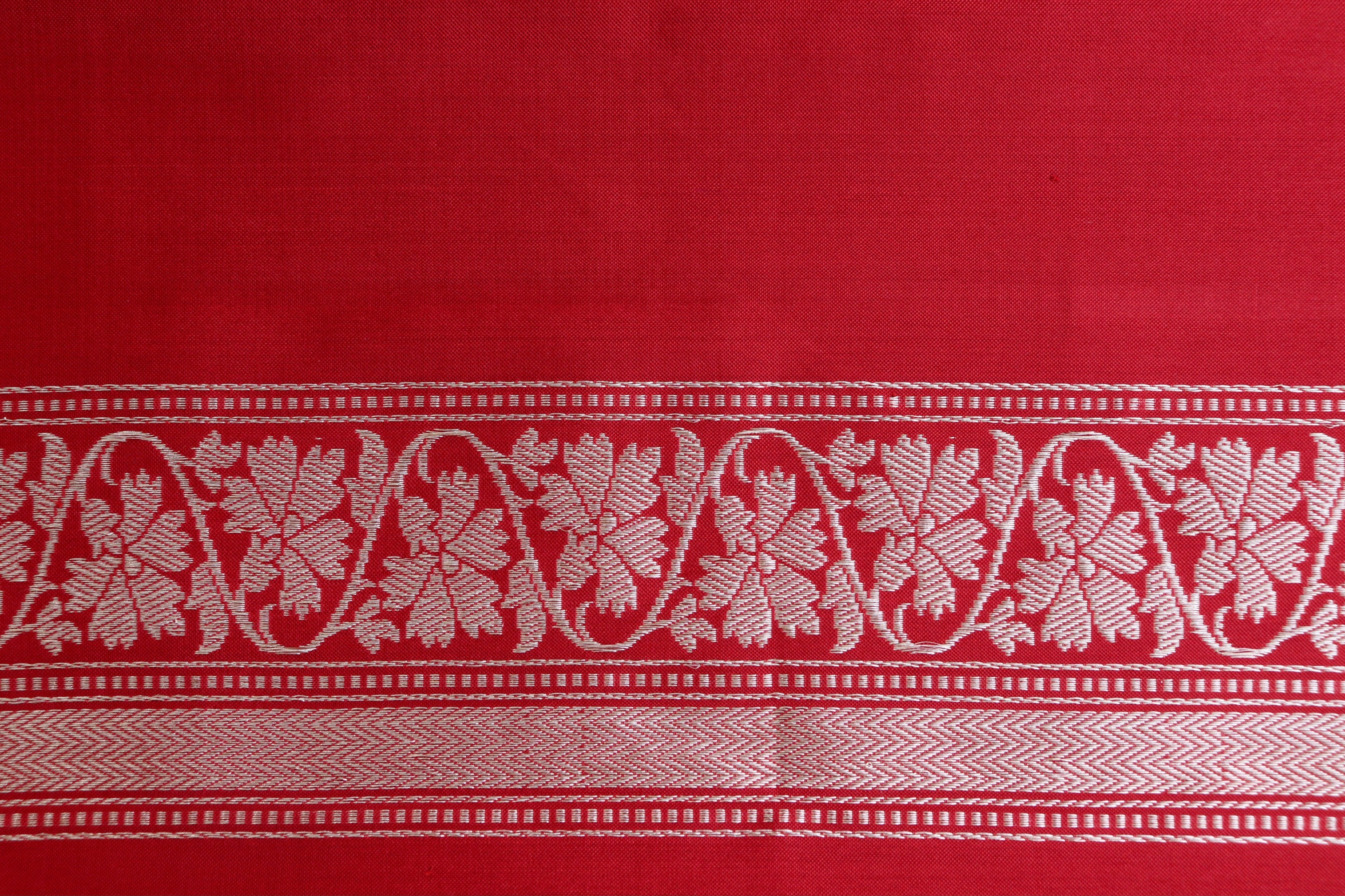 Red Guldasta Motif Pure Katan Silk Handloom Saree