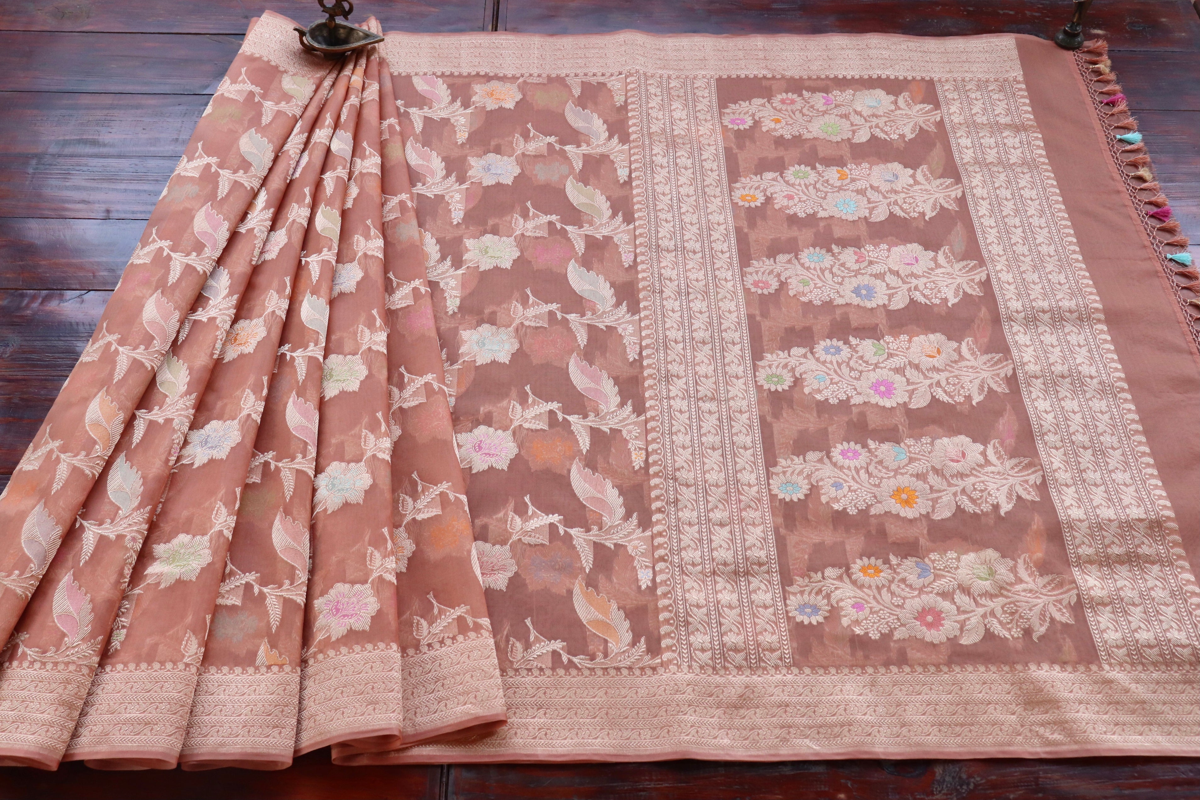 Peach Kadhua Kora Jangla Handwoven Saree