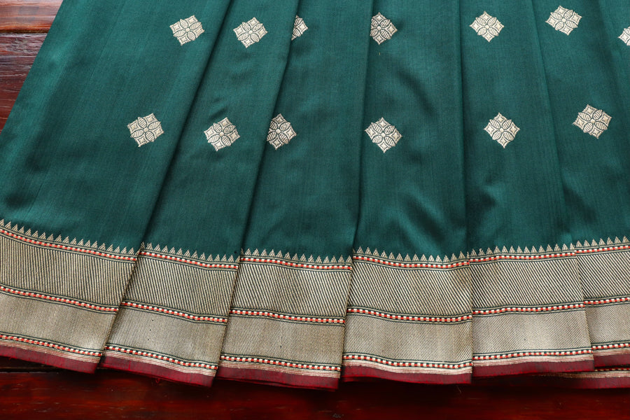 Bottle Green Kadhua Motif Pure Katan Silk Handloom Saree