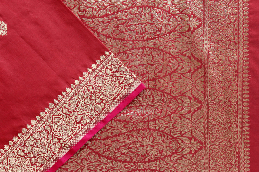 Full drape of Maroon Kairy pure silk Banarasi saree