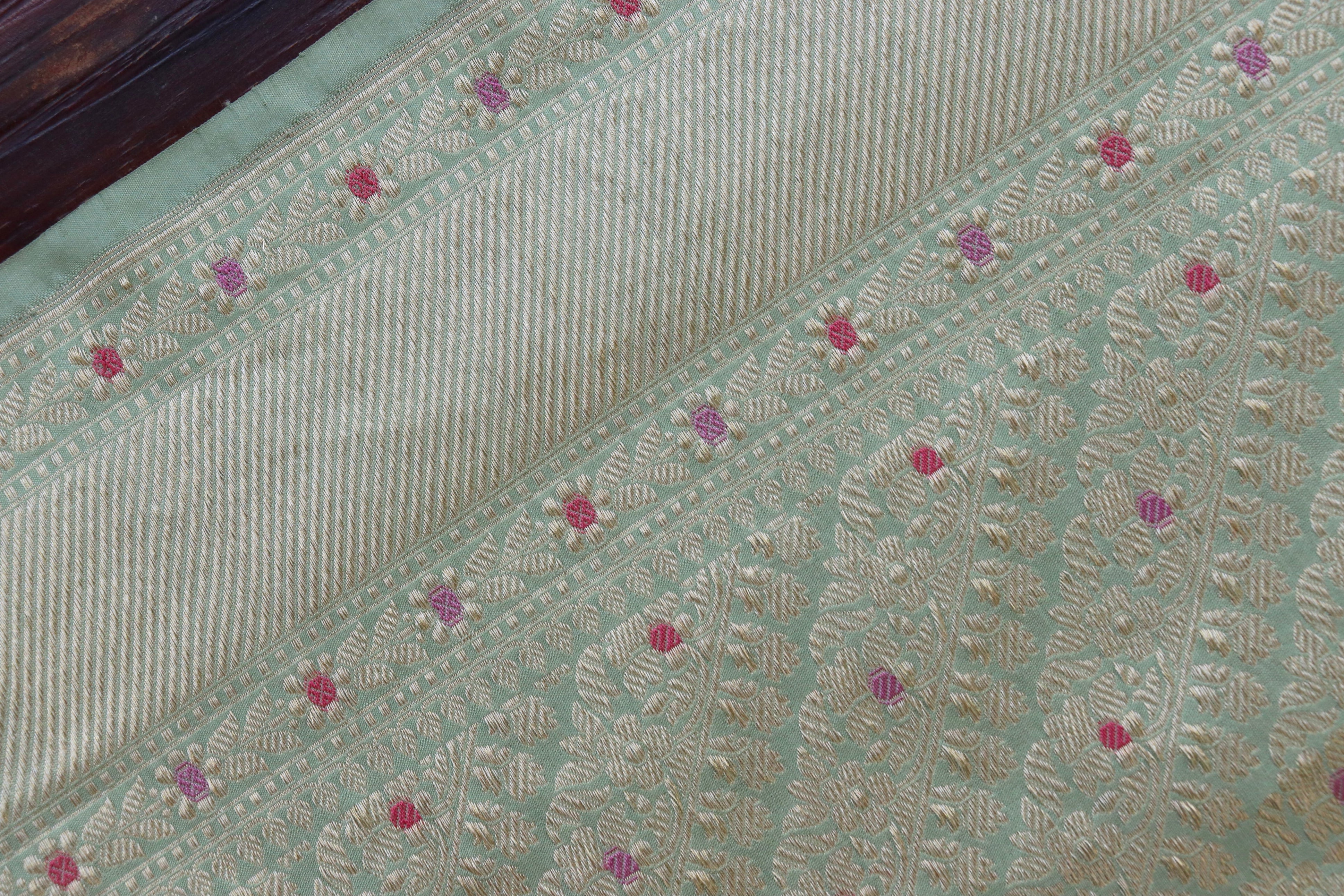 Lime Green Meenadar Adda Tanchoi Pure Silk Handloom Banarasi Saree