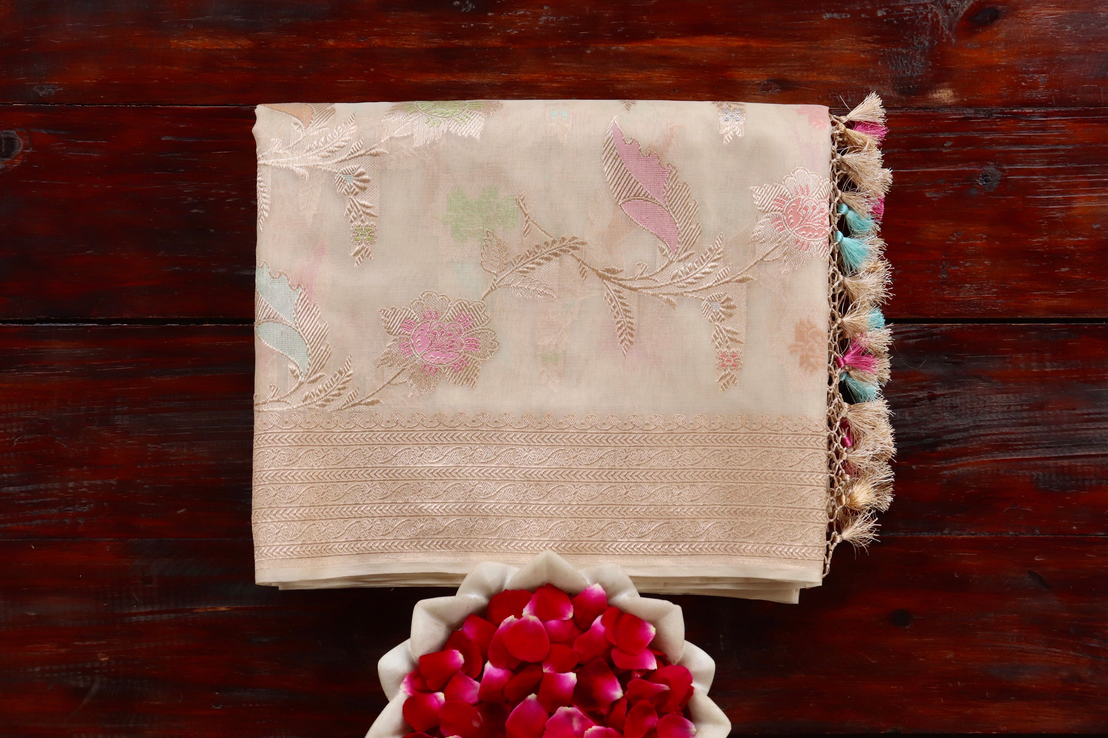 Ivory Kadhua Kora Jangla Handwoven Saree