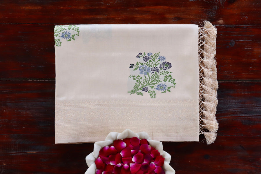 Cream handloom Banarsi saree with guldasta motifs in pure Katan silk