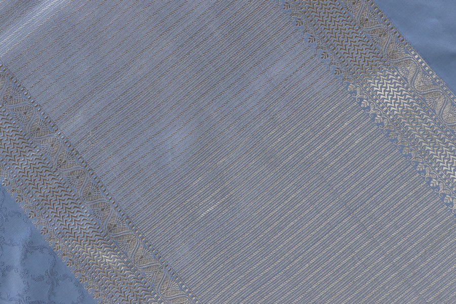 Pleat detail of Grey Resham Tanchoi Banarasi saree