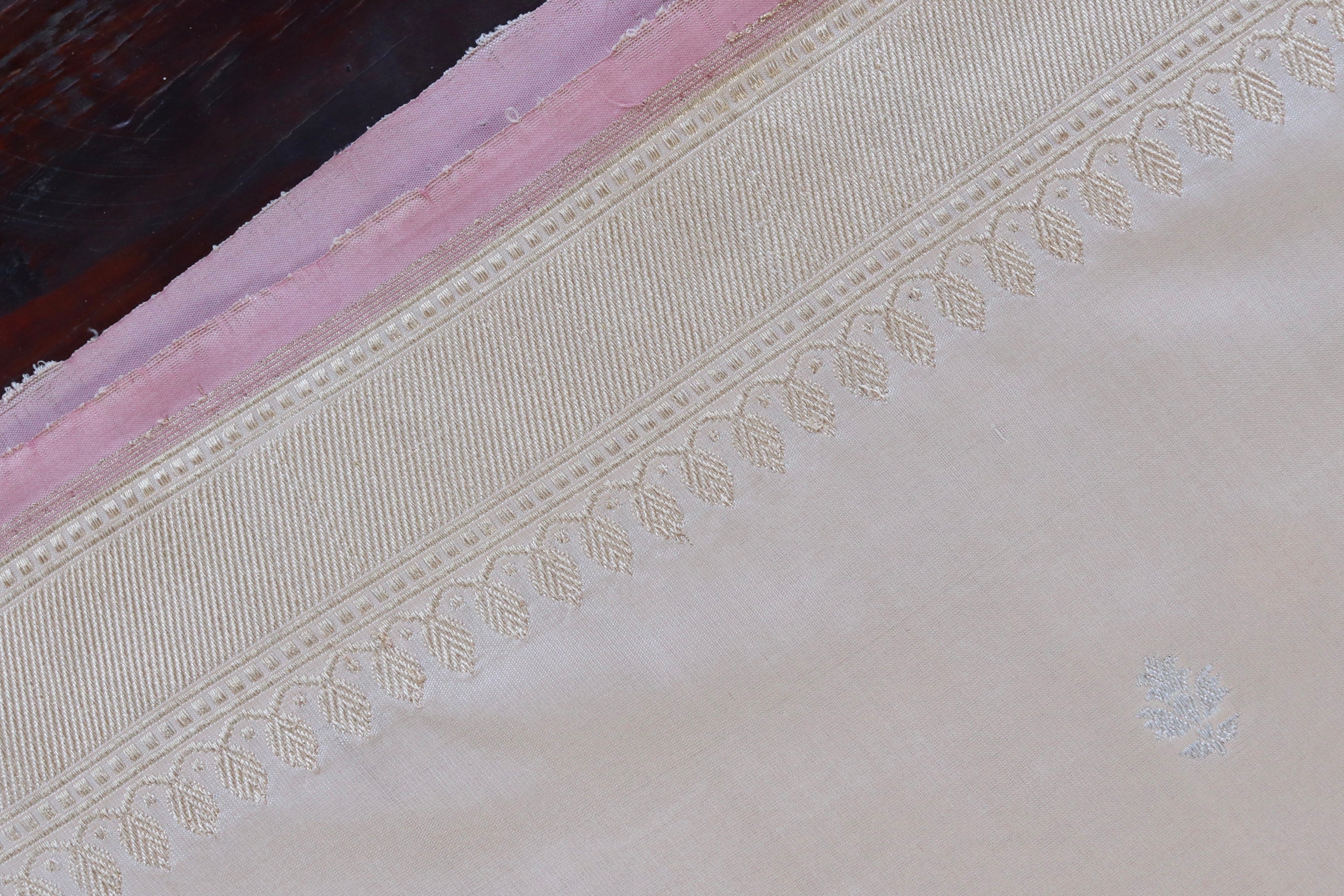 Ivory Meenadar Motif Pure Silk Handloom Banarasi Saree
