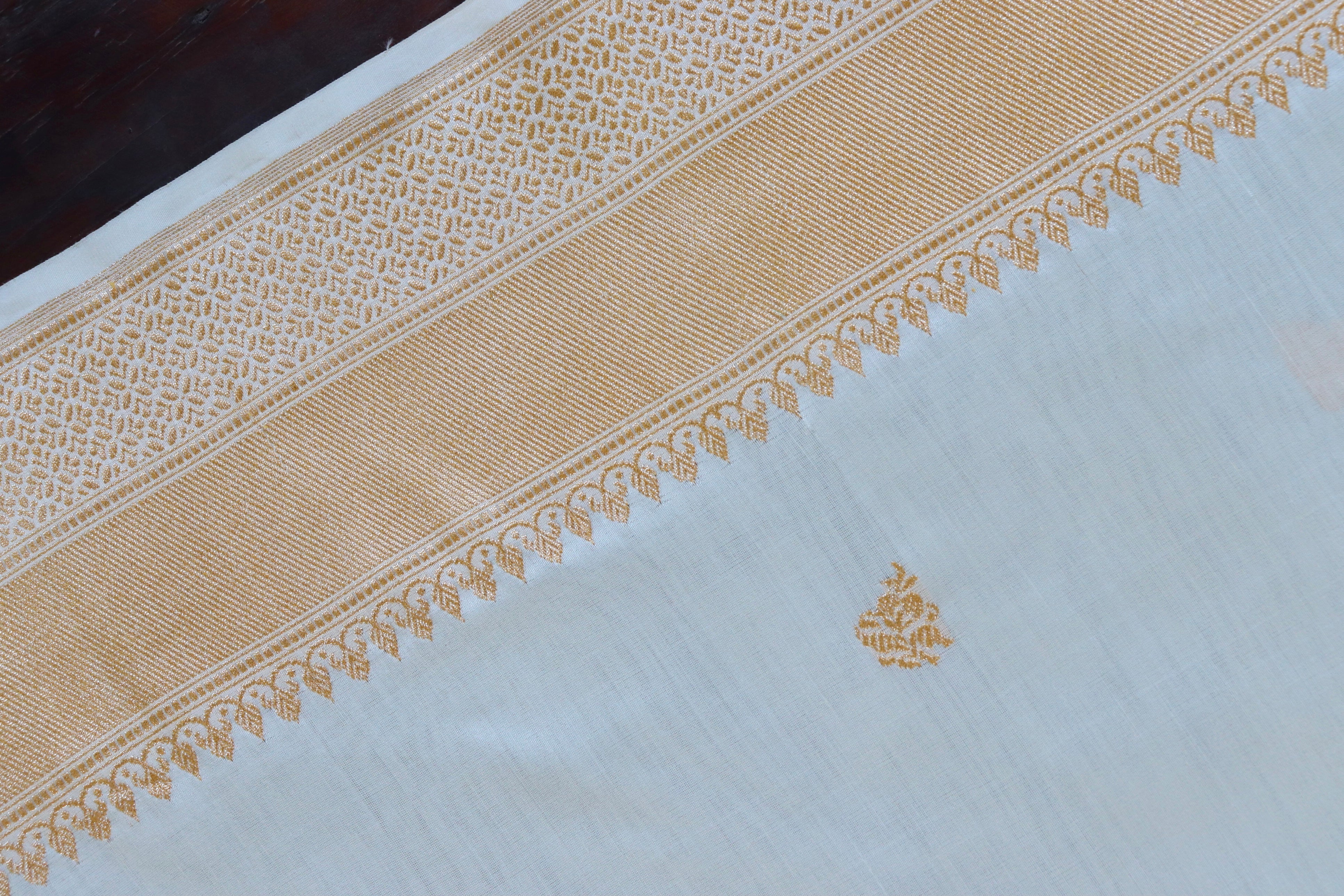 White Sona Rupa Motif Pure Silk Handloom Banarasi Saree