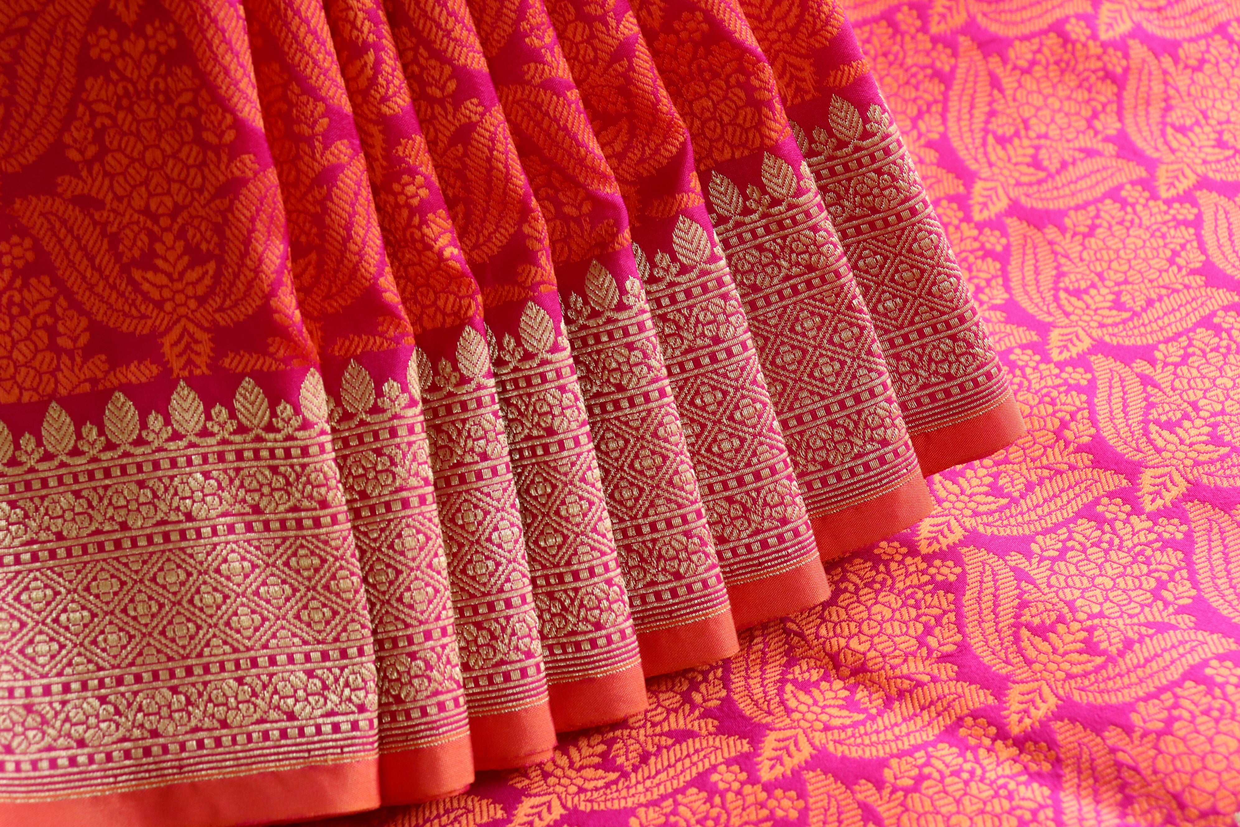 Red & Pink Tanchoi Pure Silk Handloom Banarasi Saree