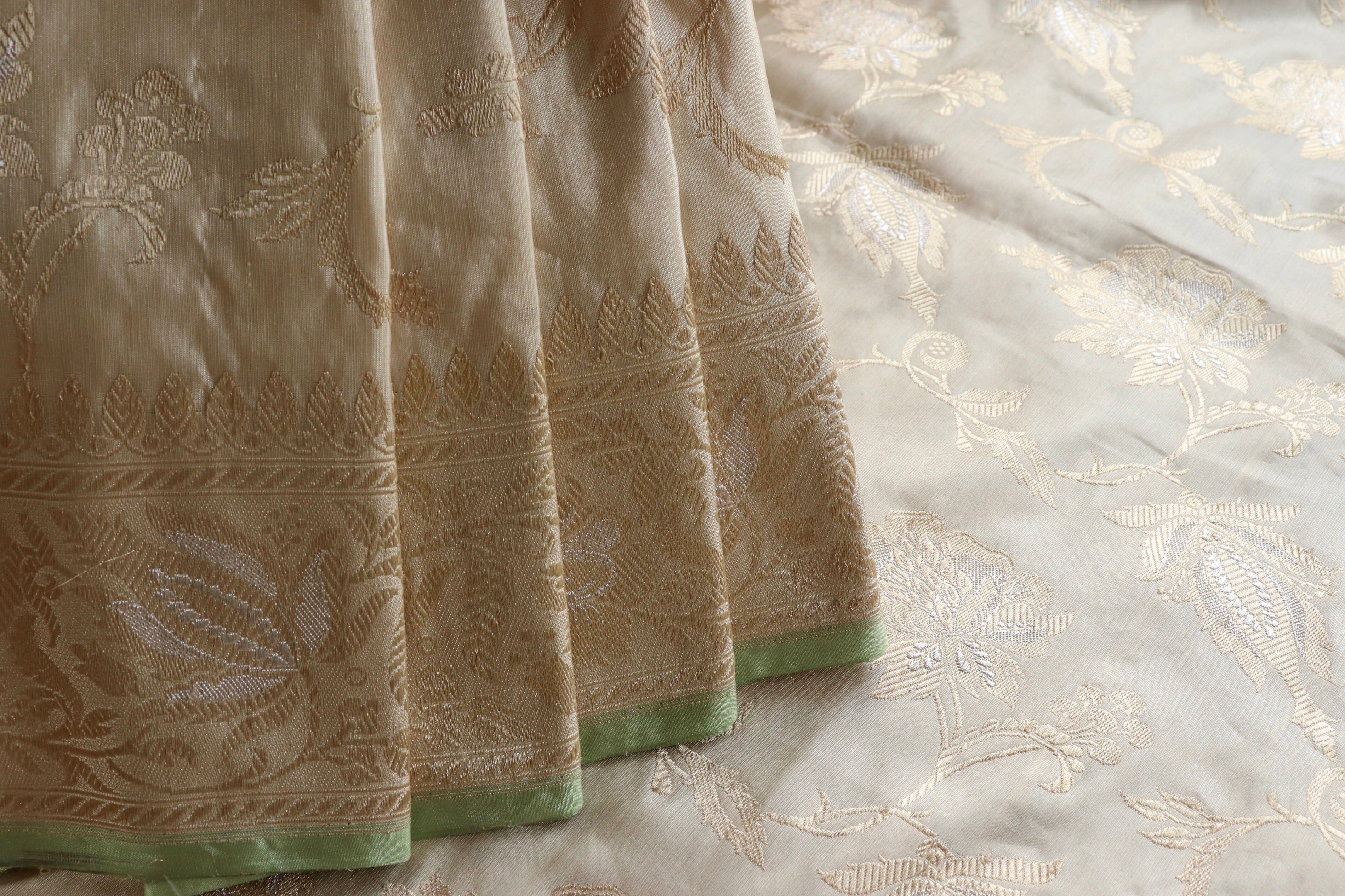 Ivory Chinar Jangla Pure Silk Handloom Banarasi Saree