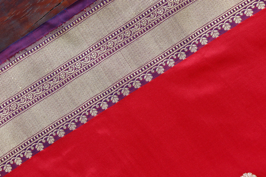 Pleat detail of Bright Red & Blue Sona Rupa saree