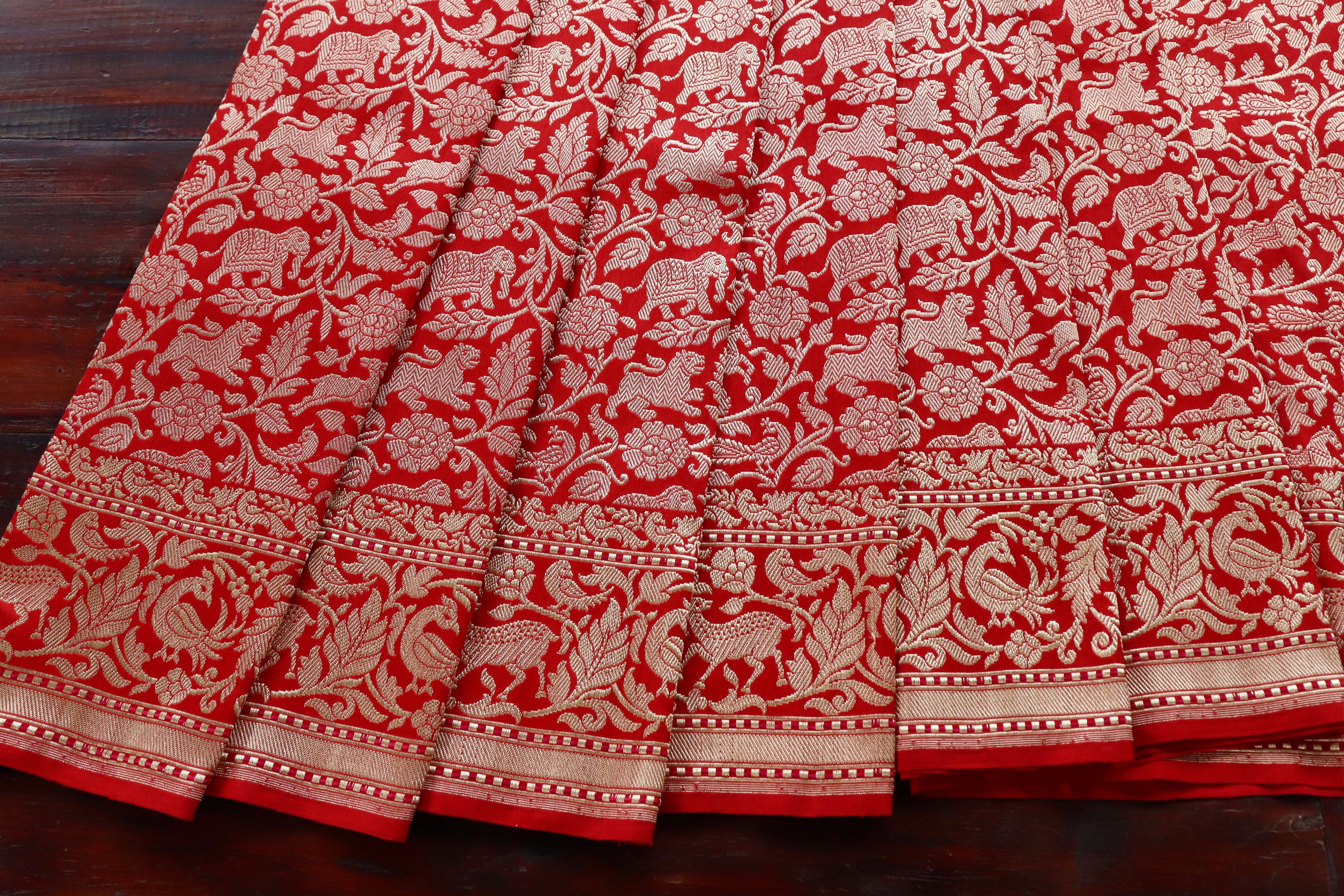 Red Tanchoi Shikargah Pure Silk Handloom Banarasi Saree