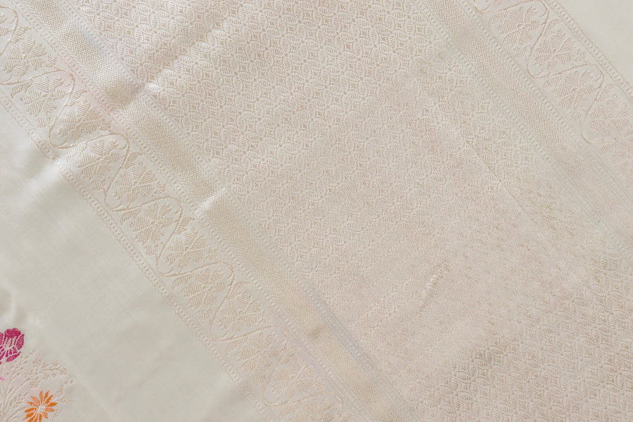 Cream Guldasta Motif Pure Katan Silk Handloom Saree