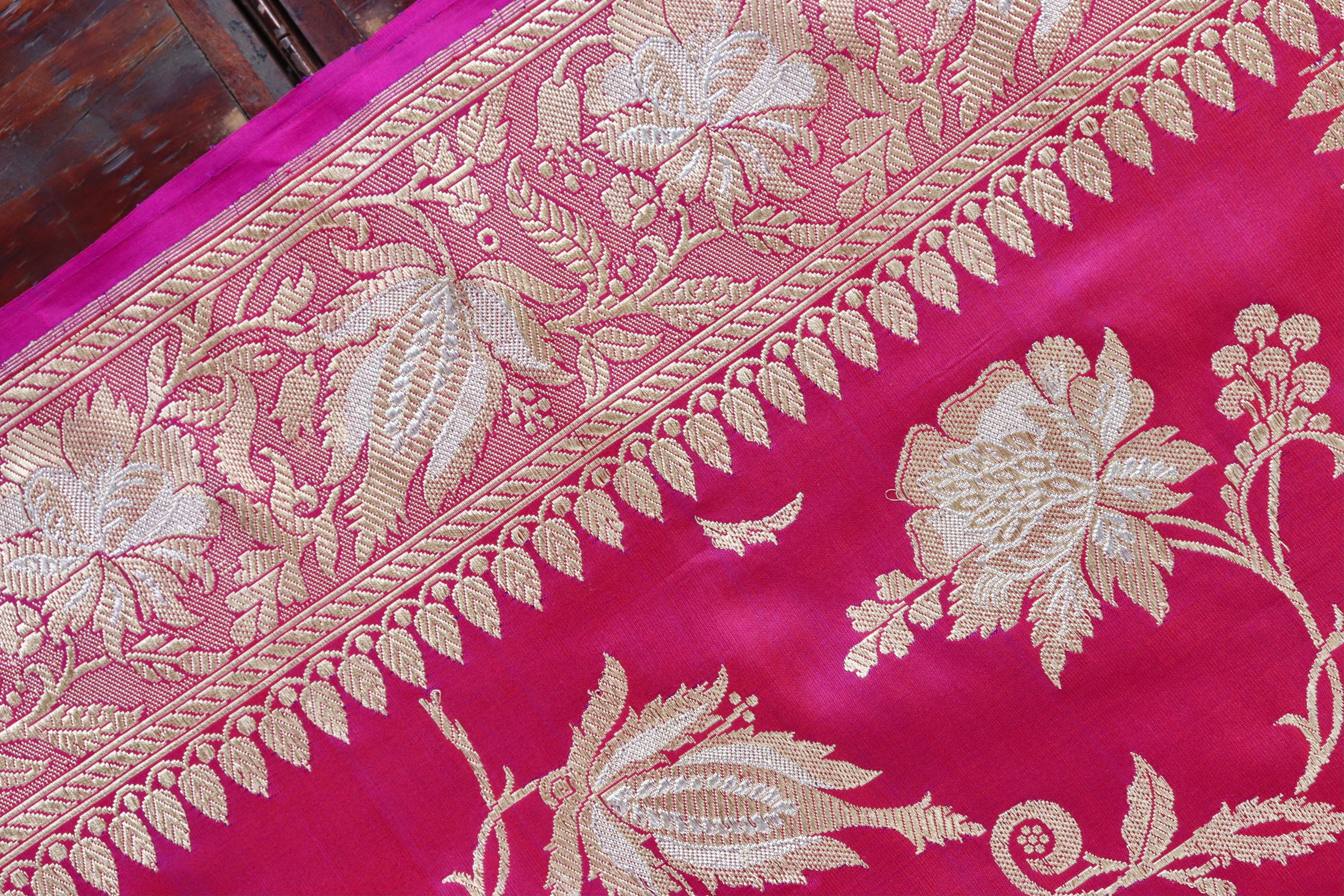 Raspberry Chinar Jangla Pure Silk Handloom Banarasi Saree