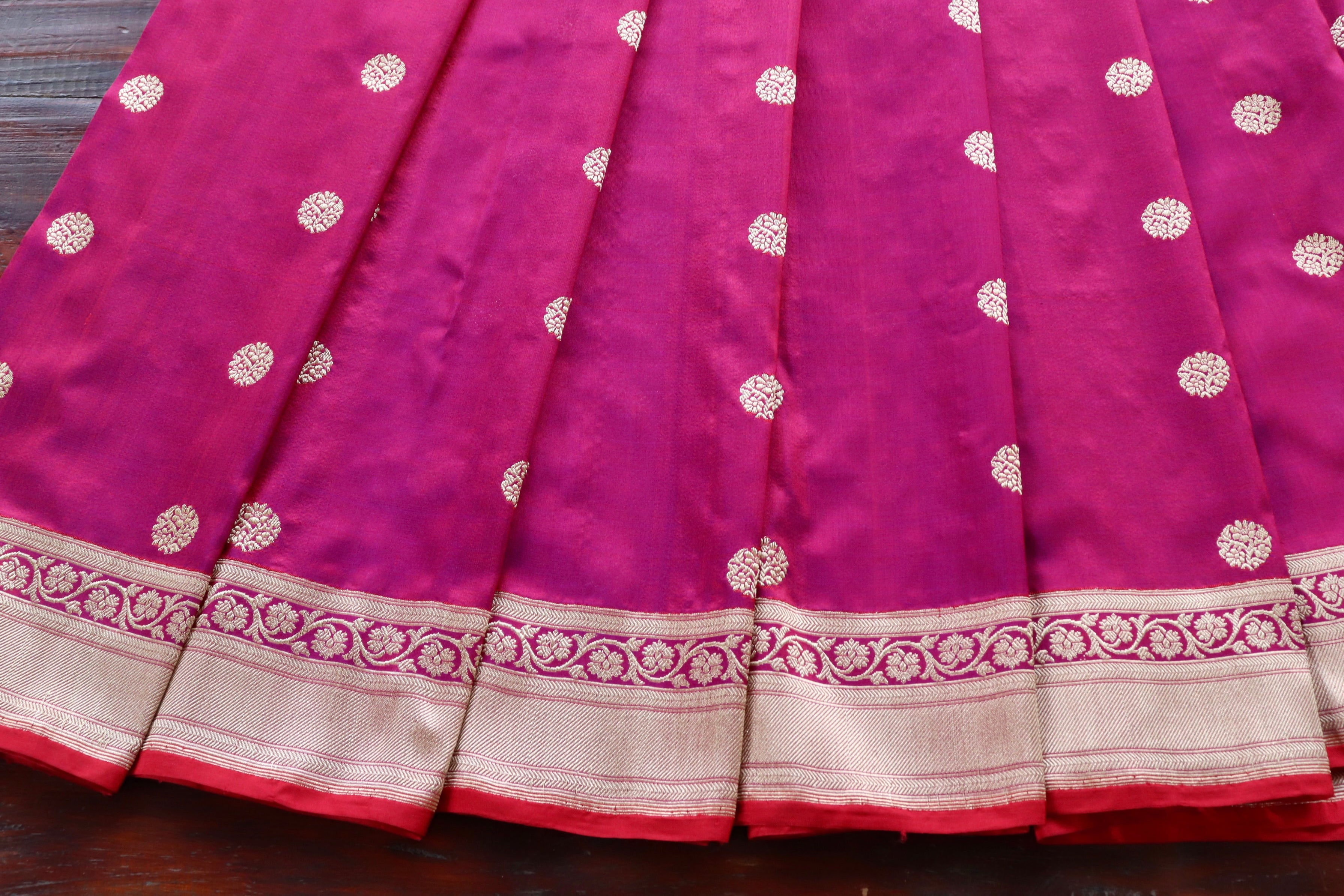 Magenta Ginnie Motif Pure Silk Handloom Banarasi Saree