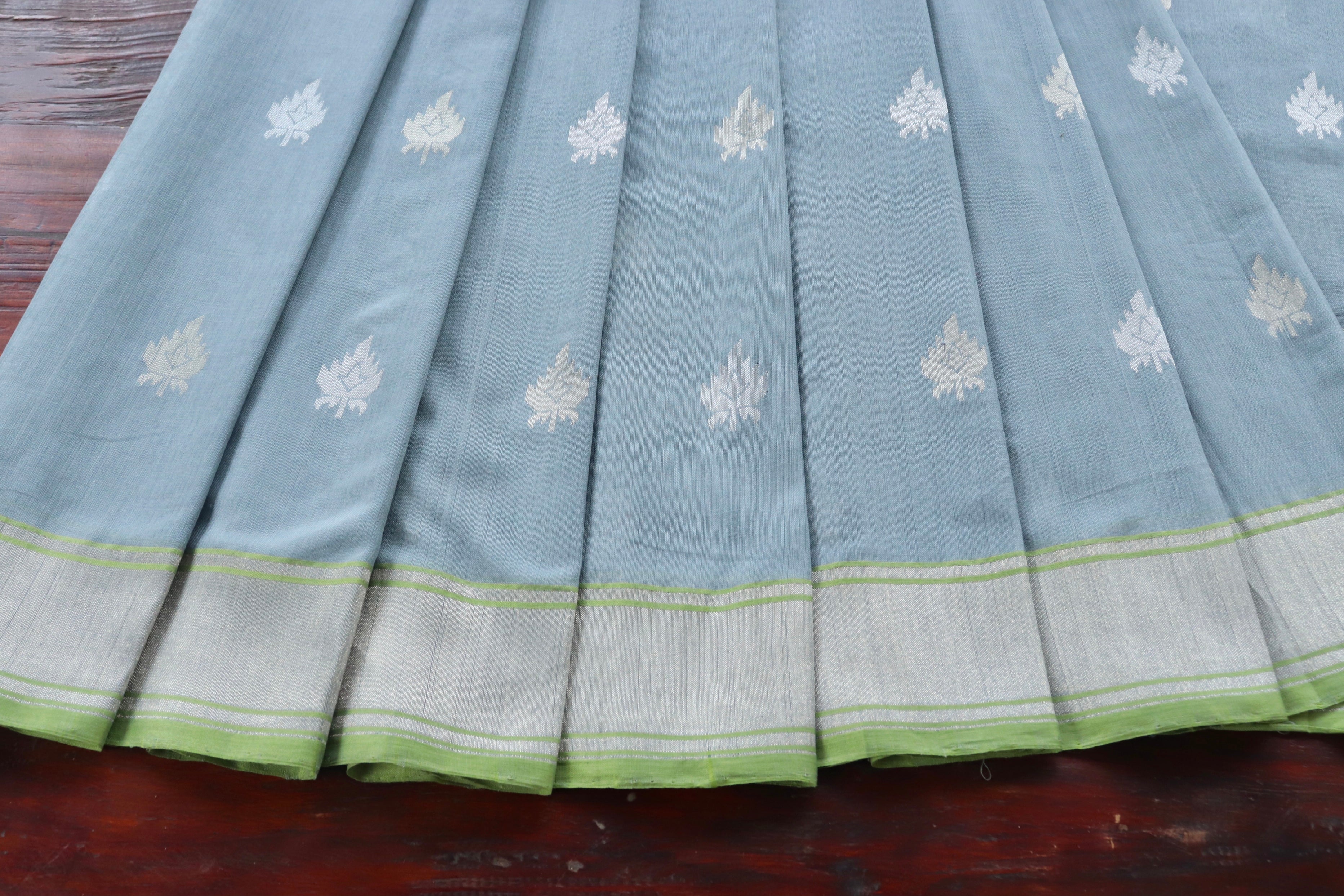 Grey Kadhua Pure Cotton Handwoven Saree