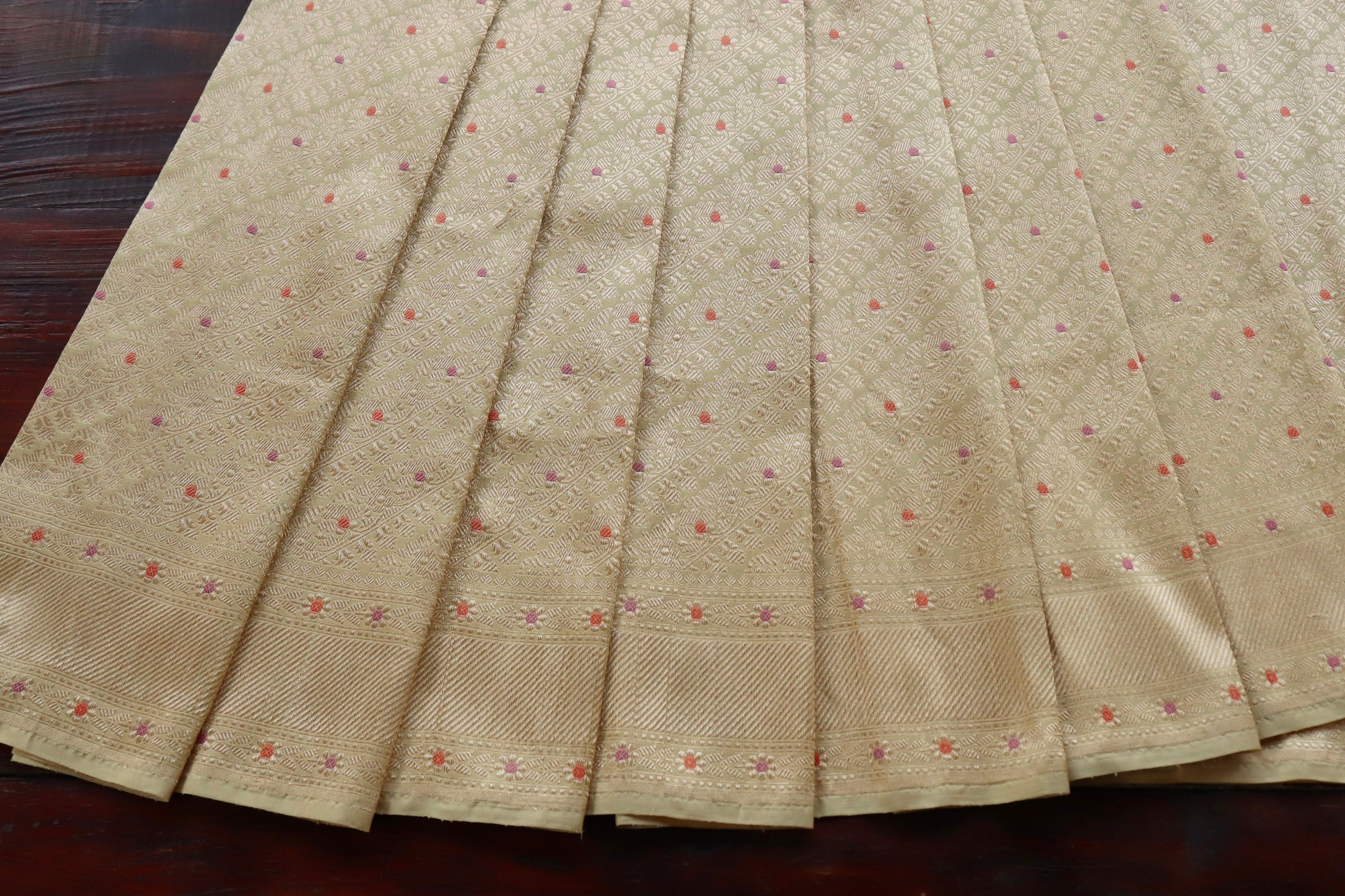 Cream Meenadar Adda Tanchoi Pure Silk Handloom Banarasi Saree