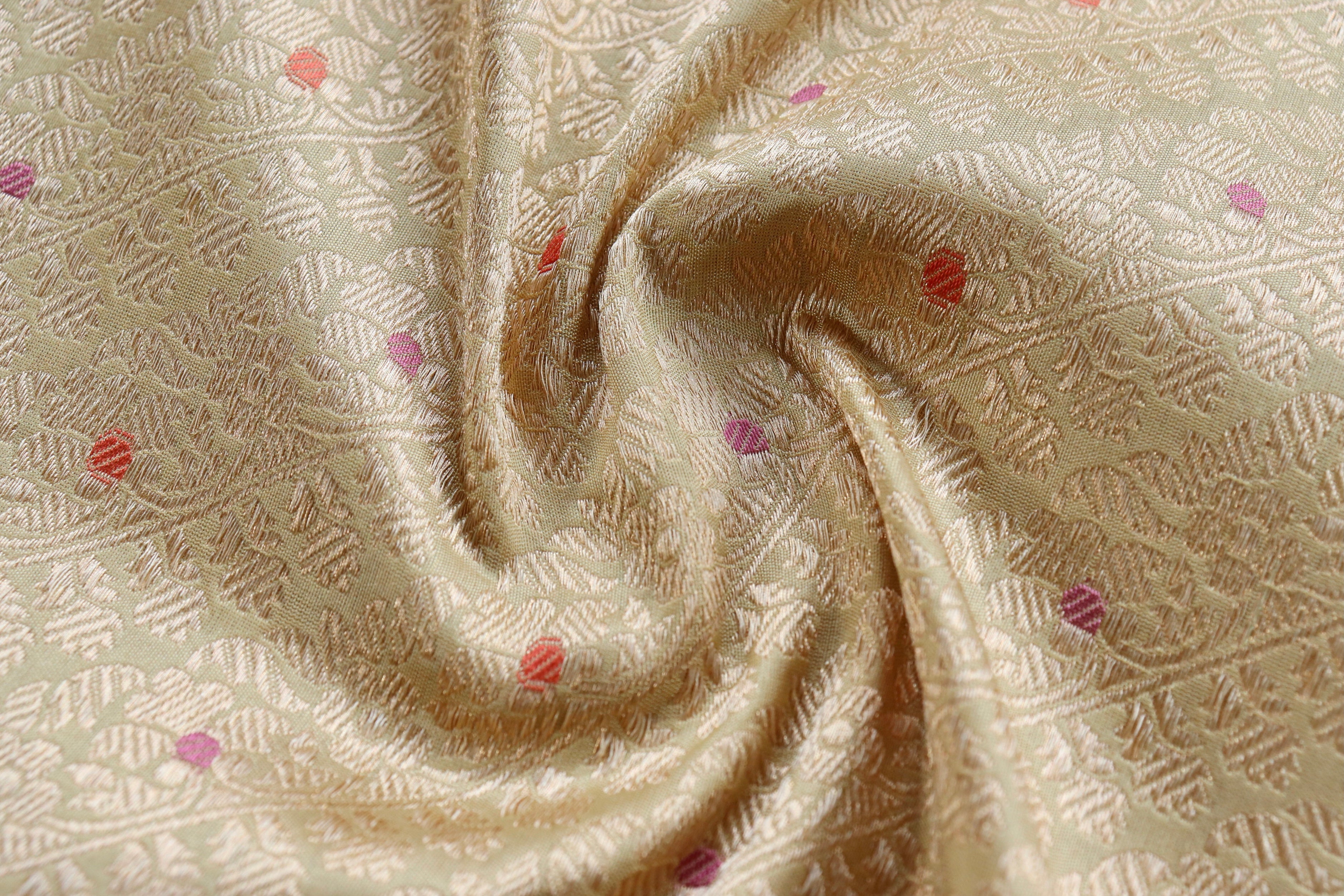 Cream Meenadar Adda Tanchoi Pure Silk Handloom Banarasi Saree