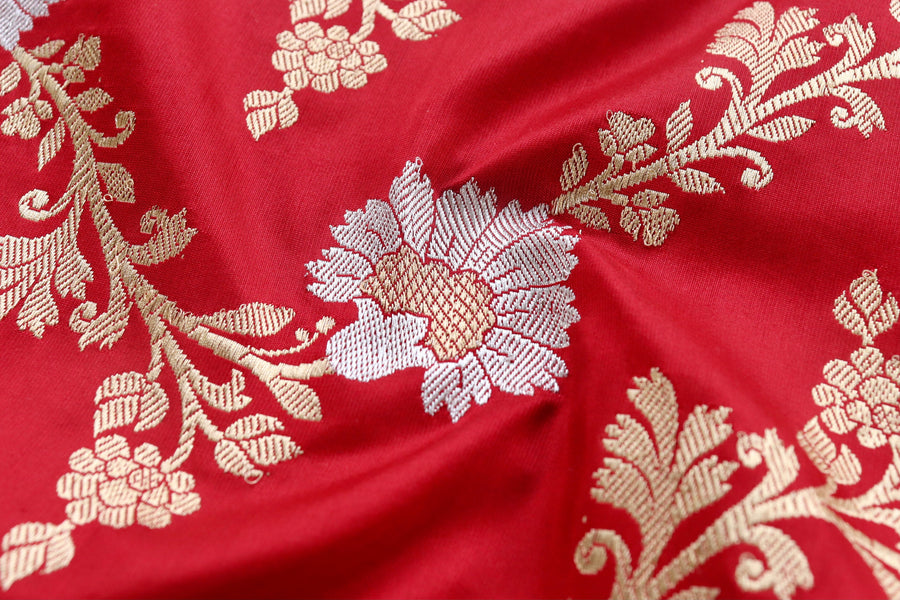Aanchal motif on Red Zig Zag Jangla saree