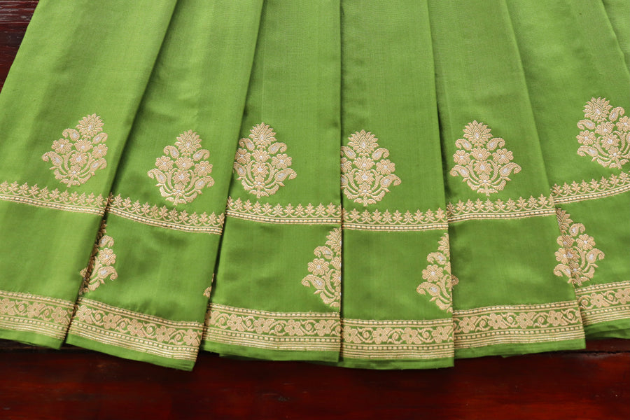 Fern Green Kadhua Motif Pure Silk Handloom Banarasi Saree