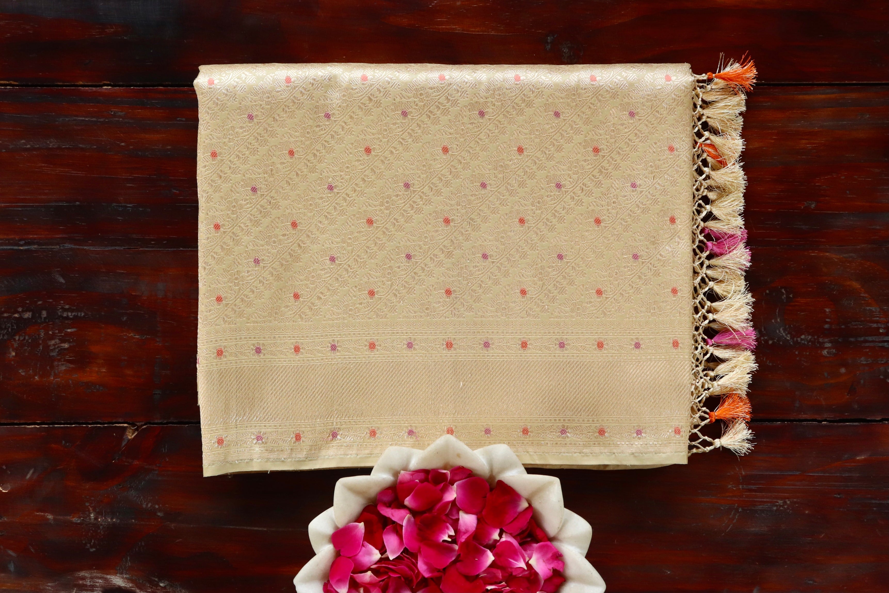 Cream Meenadar Adda Tanchoi Pure Silk Handloom Banarasi Saree