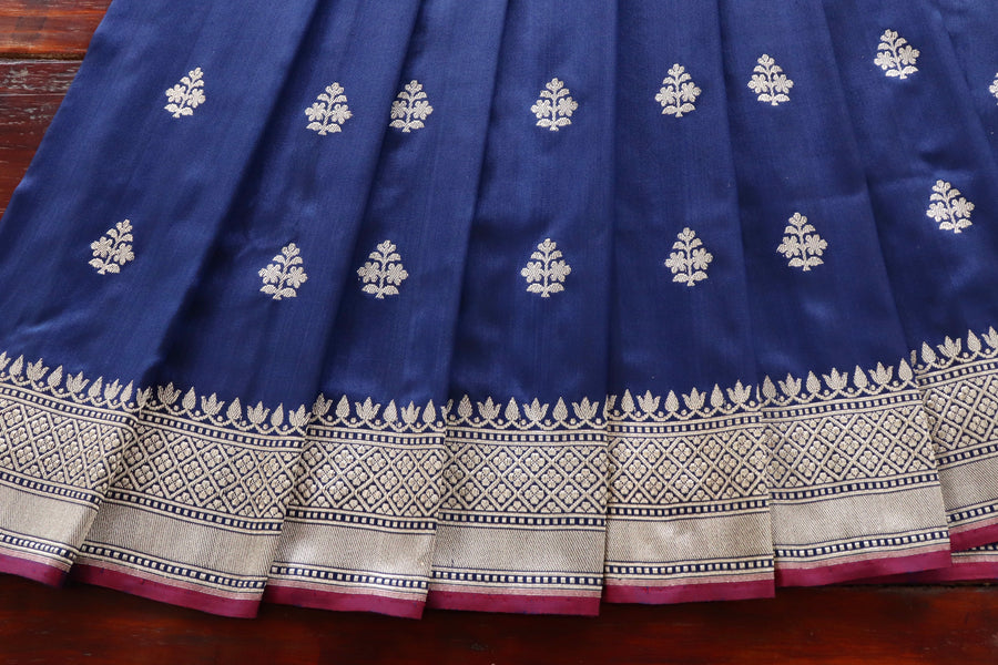 Navy Blue Leaf Motif Handloom Banarasi Silk Saree