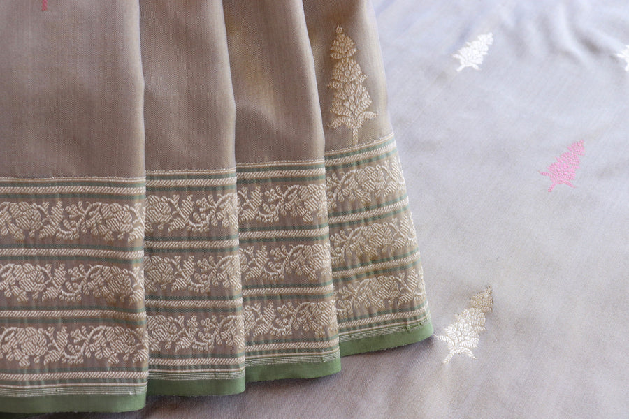 Grey Kadhua Motif Pure Silk Handloom Banarasi Saree